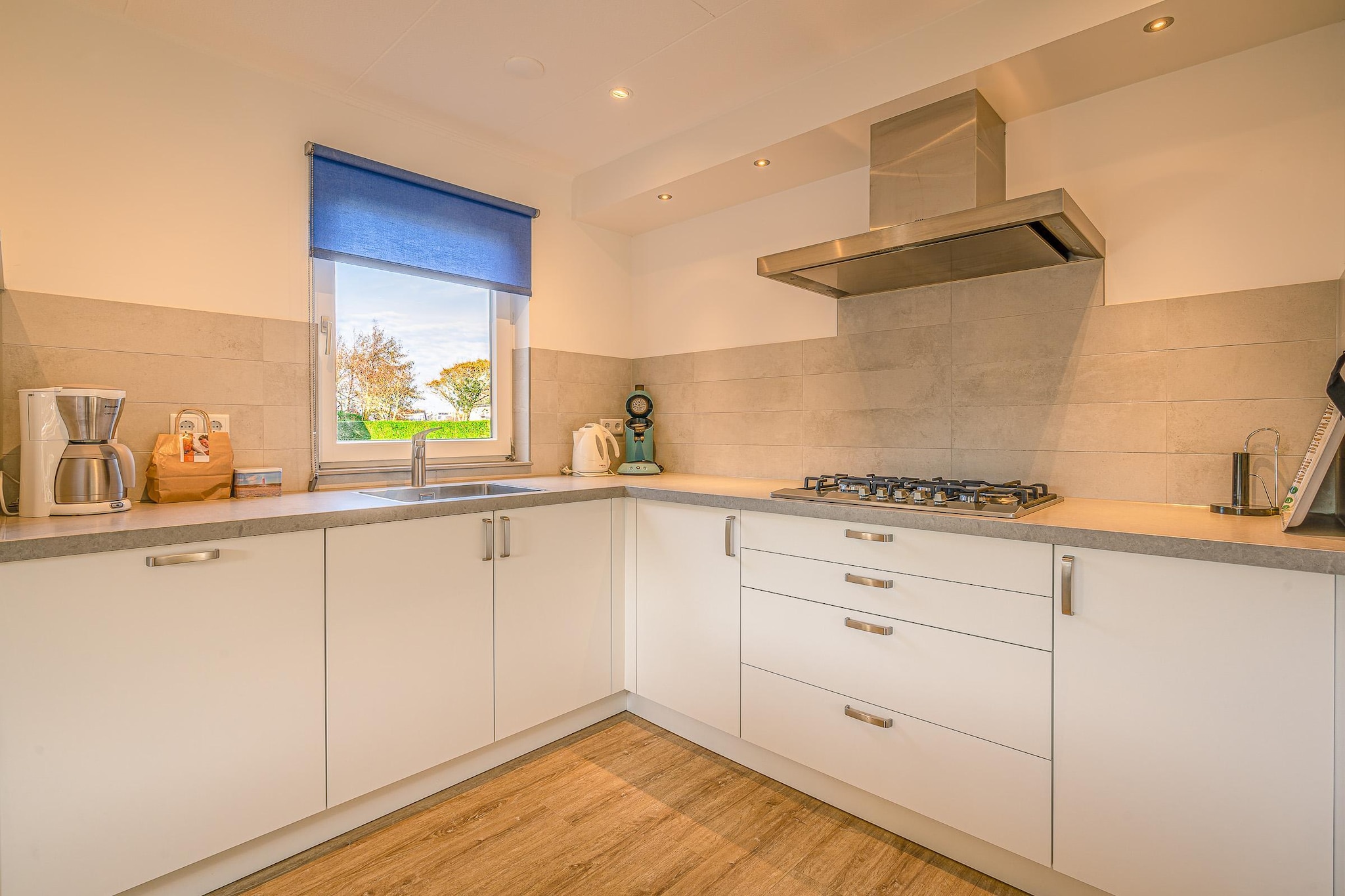 Kamperfoelie 65-Kitchen