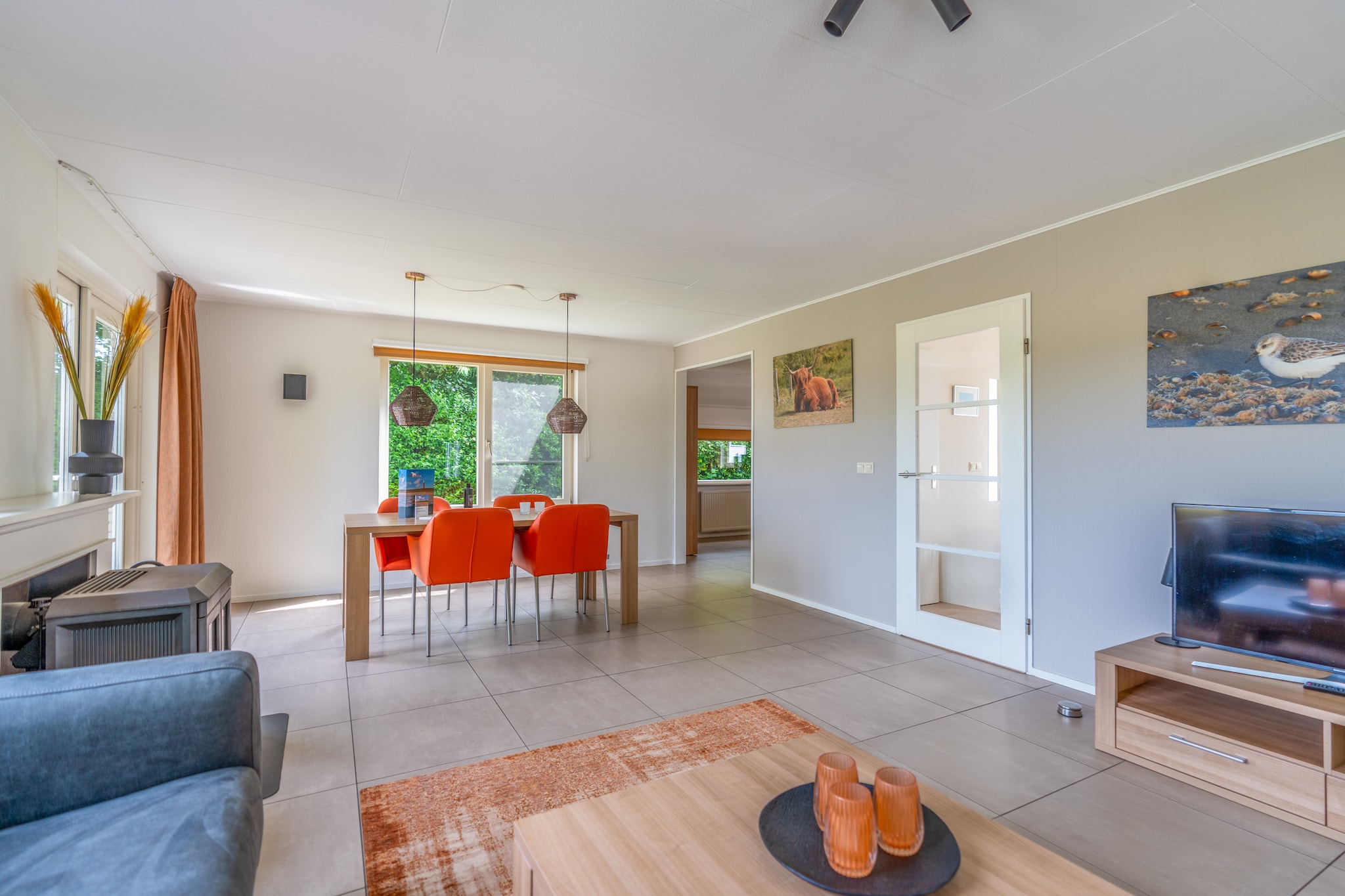 Kamperfoelie 69-Eetkamer