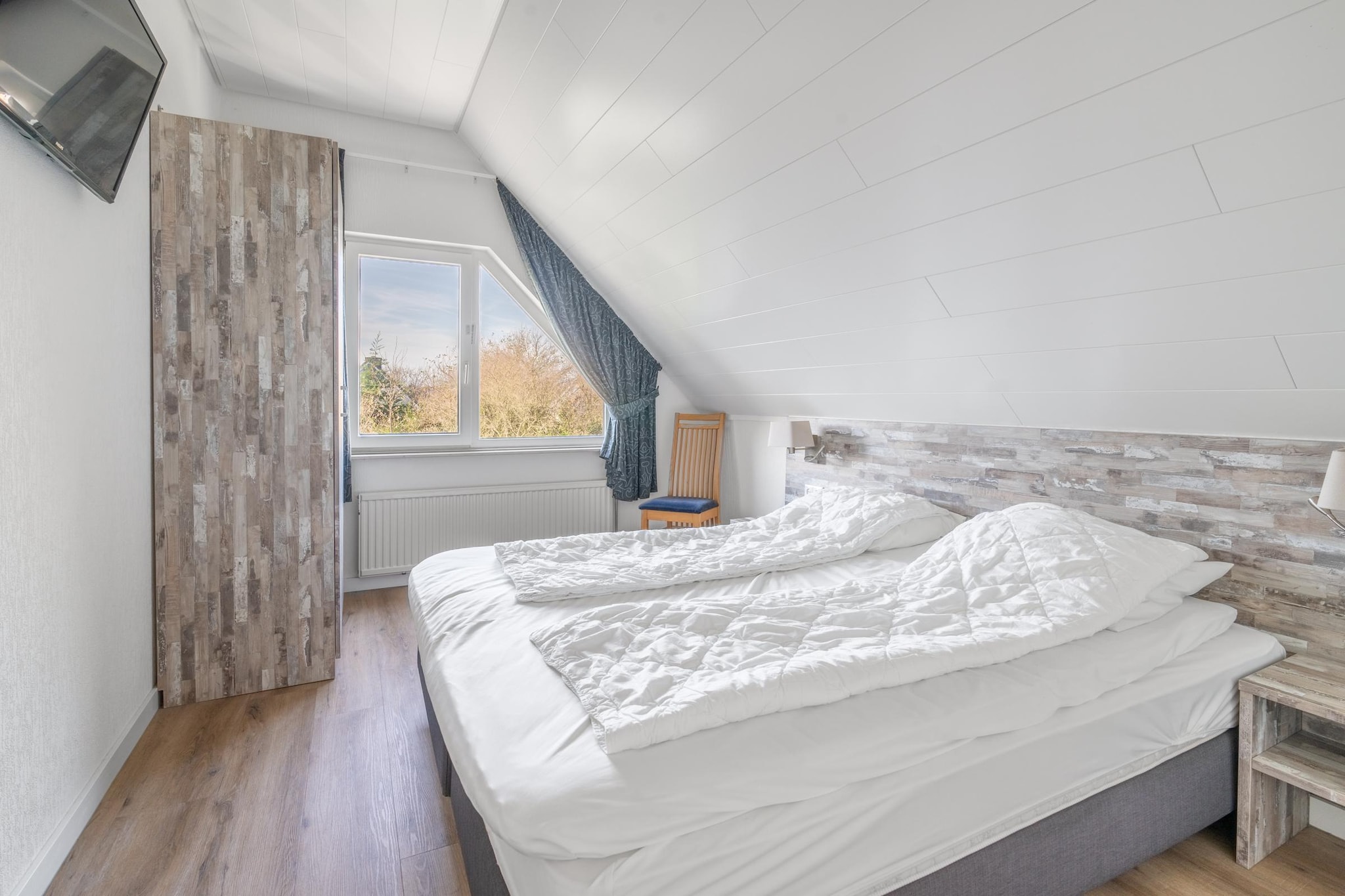 Kamperfoelie 97-Slaapkamer