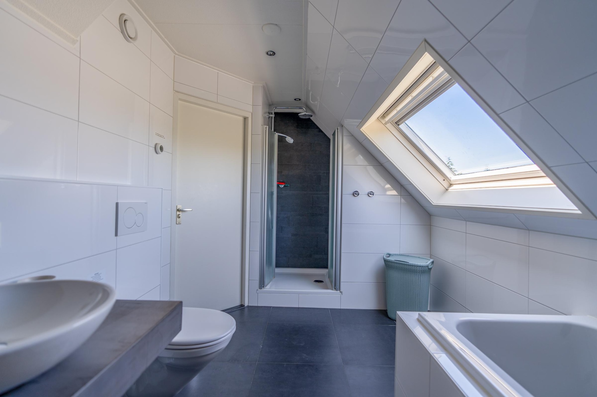 Kamperfoelie 97-Badkamer