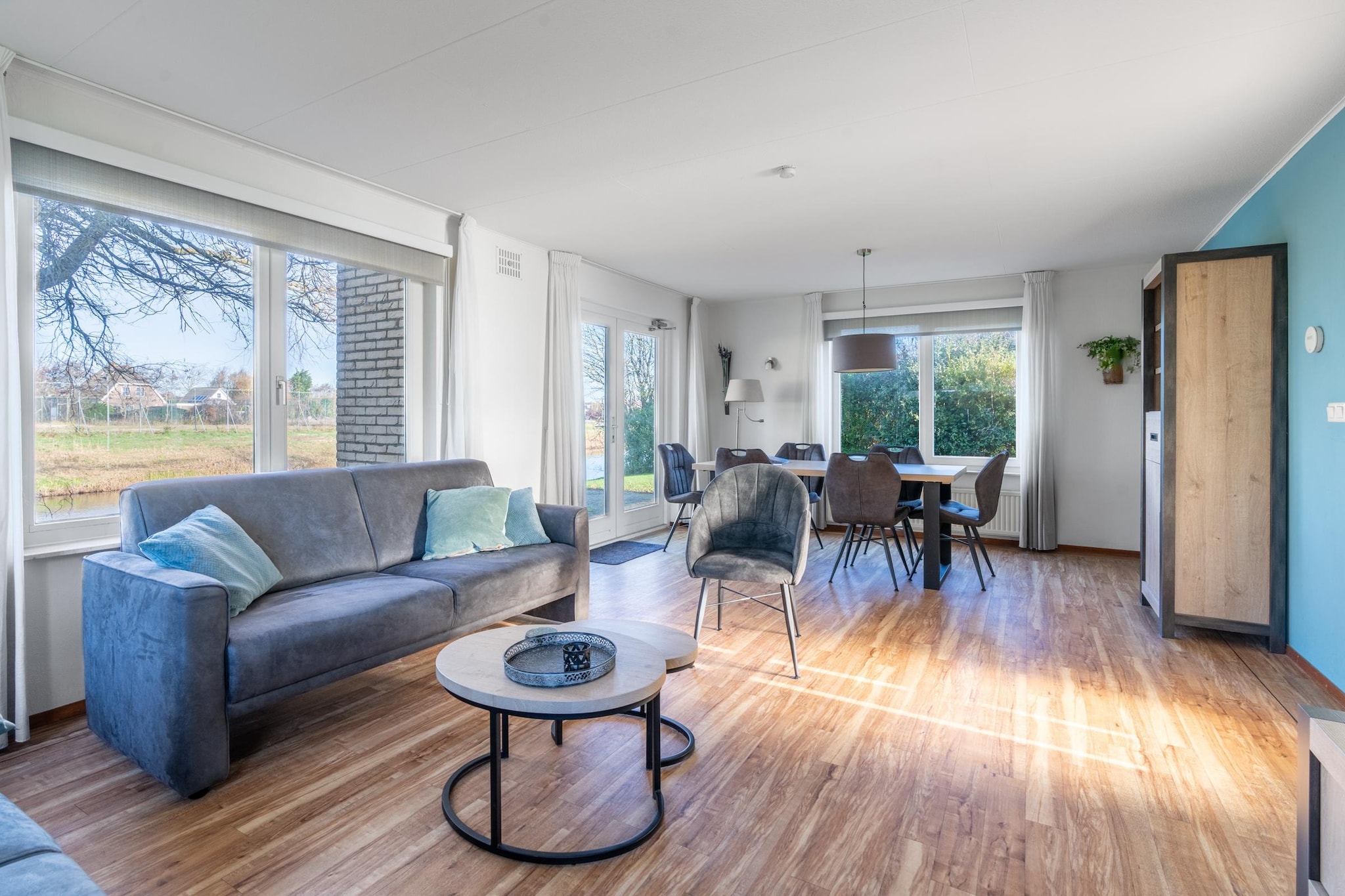 Kamperfoelie 47-Salon