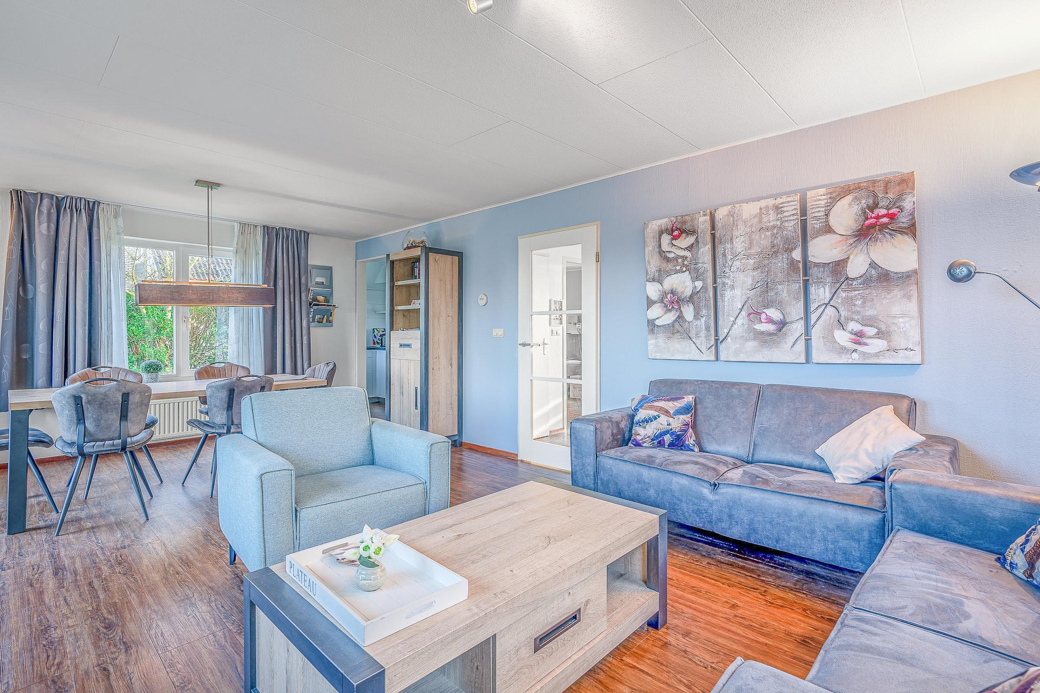 Kamperfoelie 51-Salon