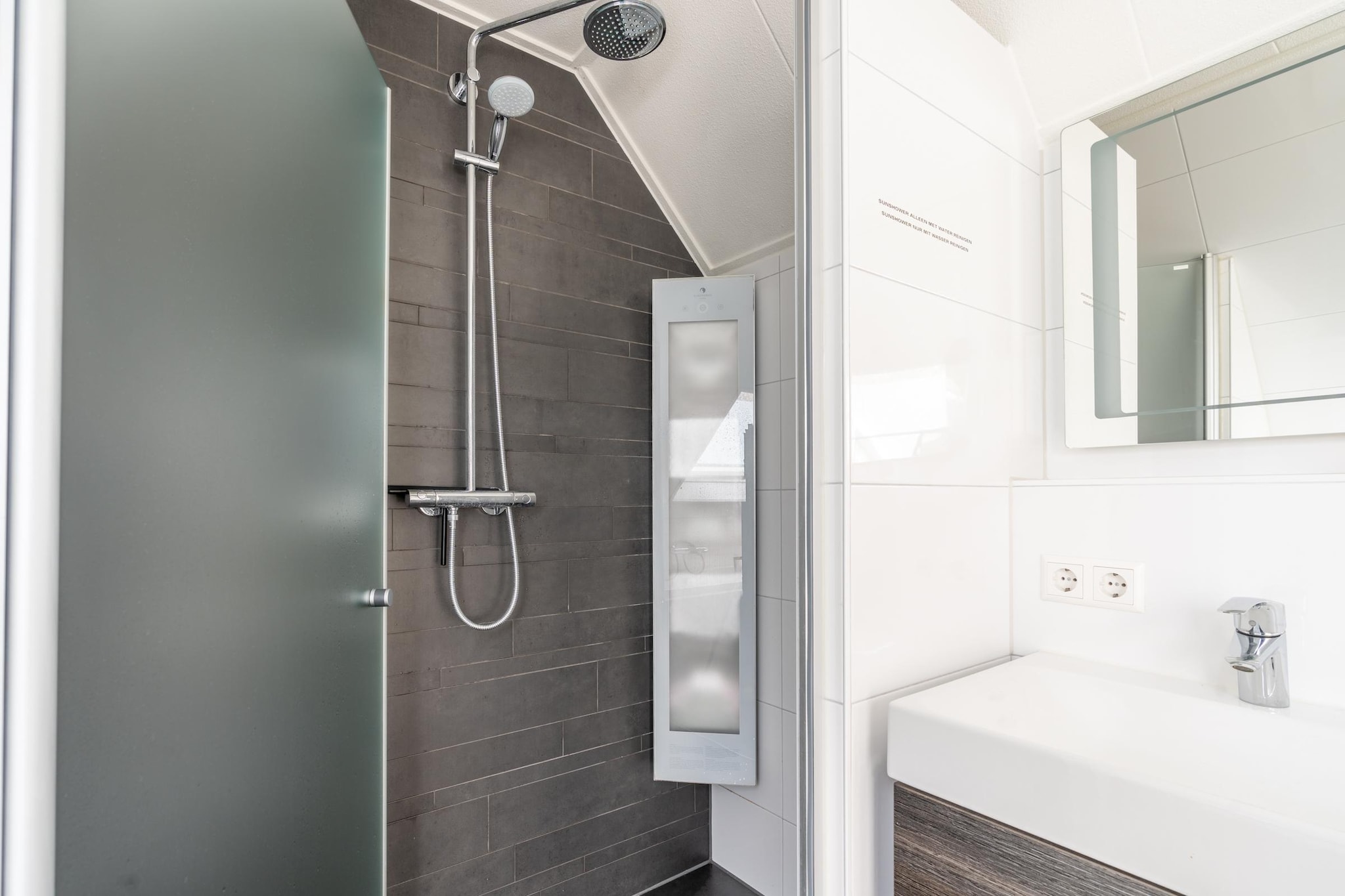 Kamperfoelie 67-Salle de bain