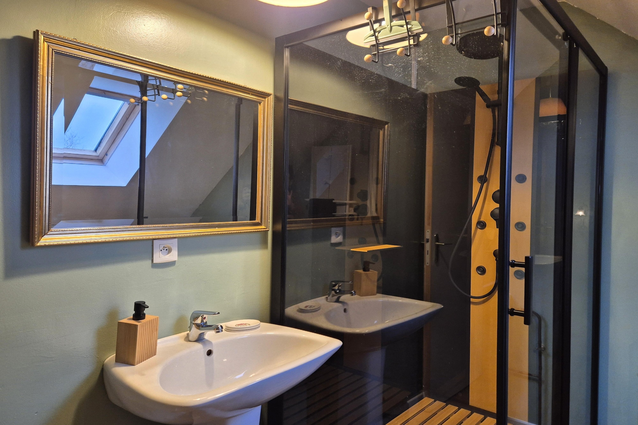 Studio au 1er étage-Badkamer