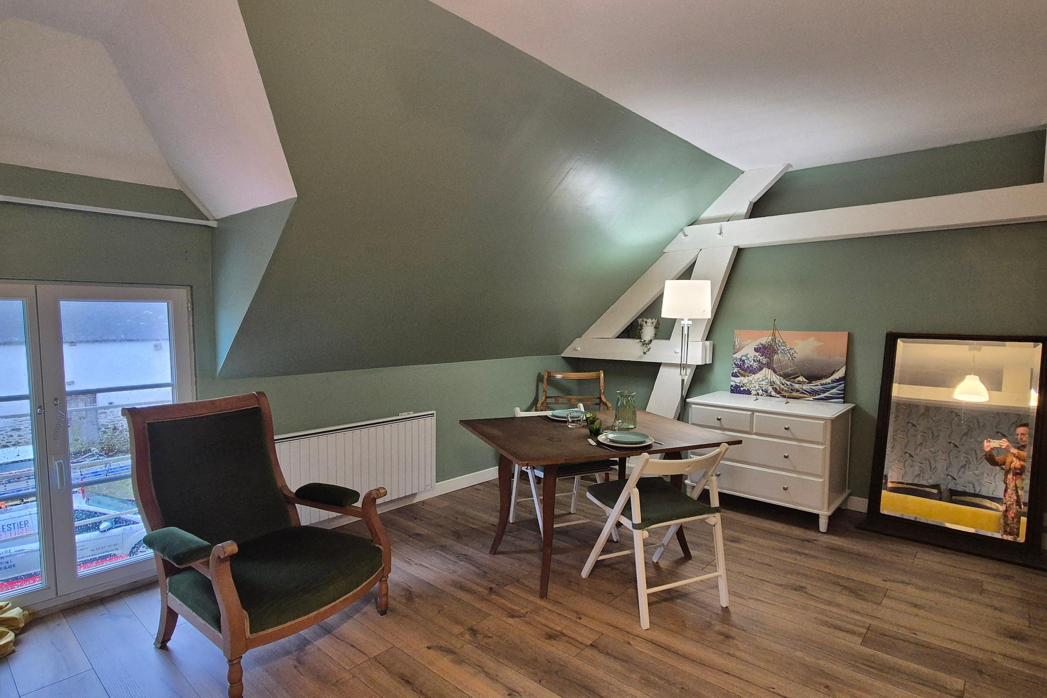 Studio au 1er étage-Eetkamer