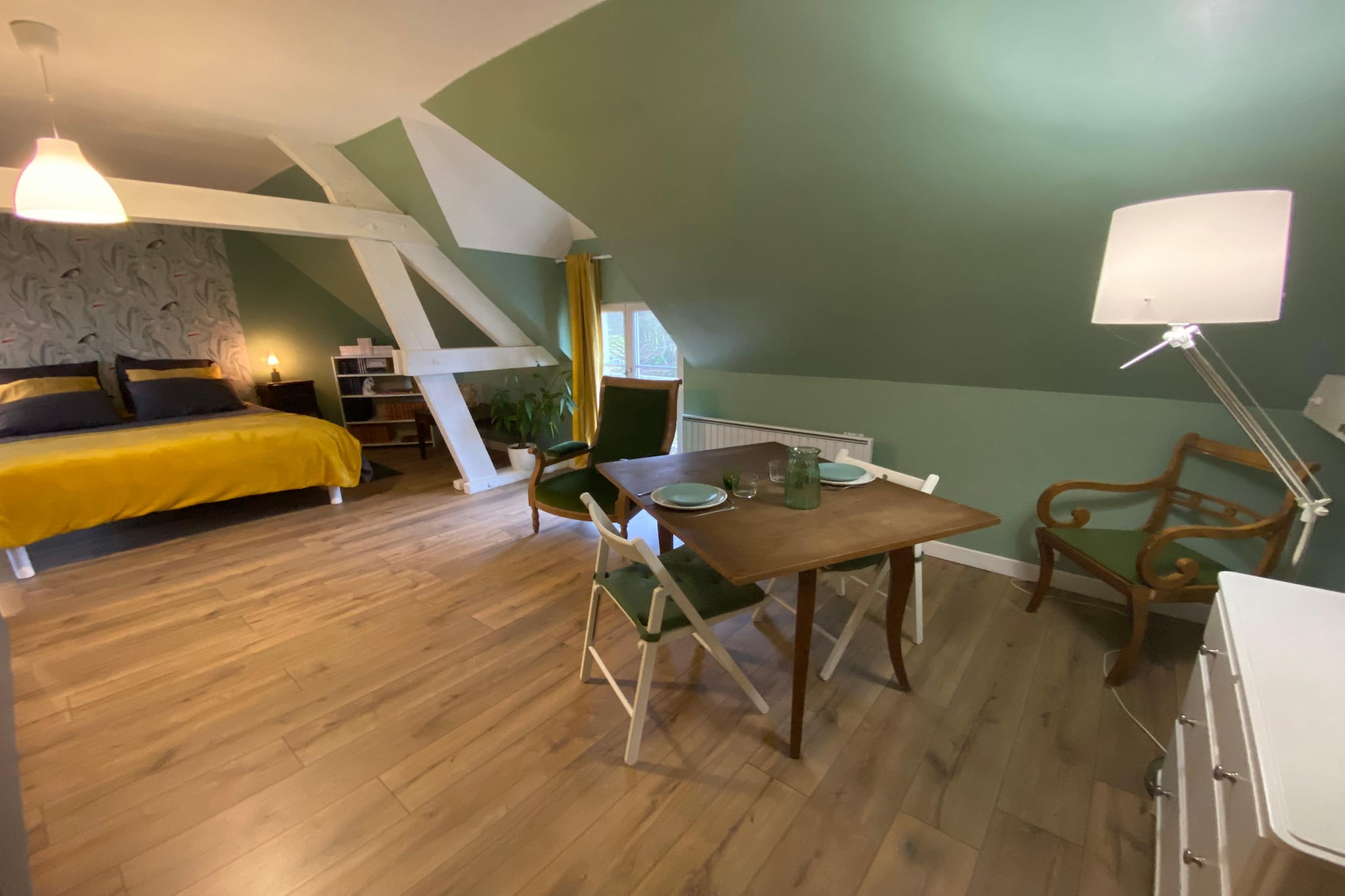 Studio au 1er étage-Slaapkamer