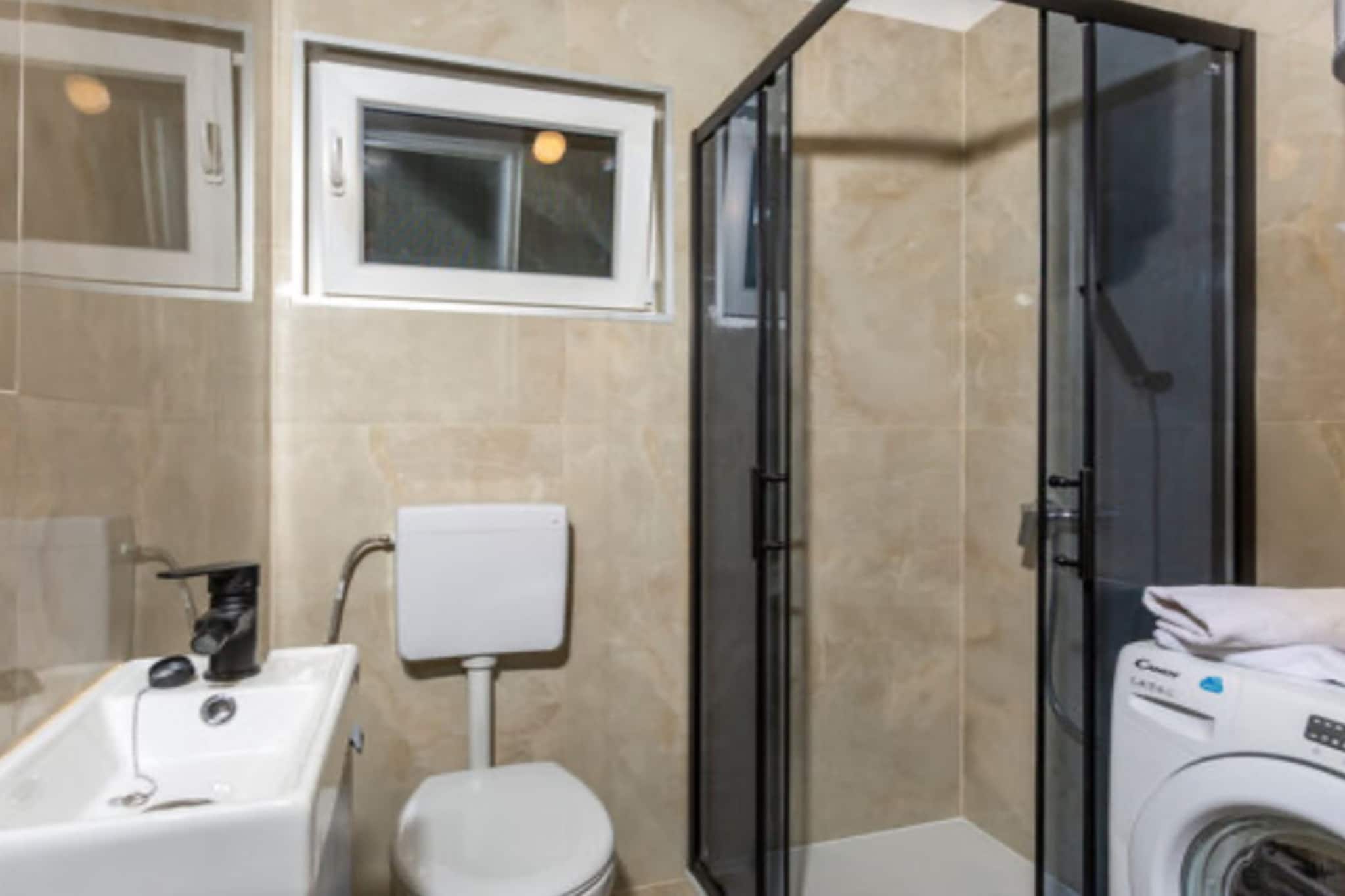 Apartments Brletic - Two Bedroom Apartment with Terrace-Salle de bain