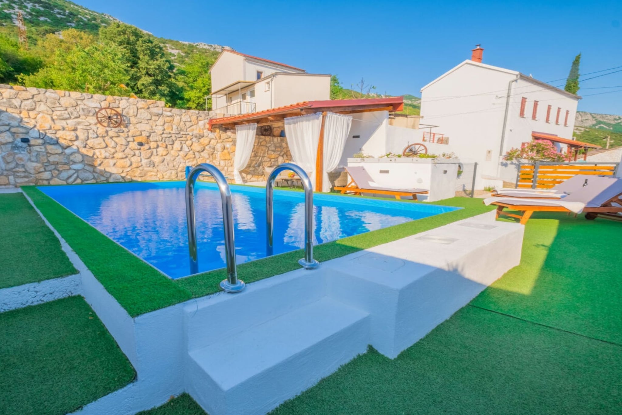 Exquisite Holiday Home with Private Pool and Sauna - Three Bedroom Holiday Home-Schwimmbad