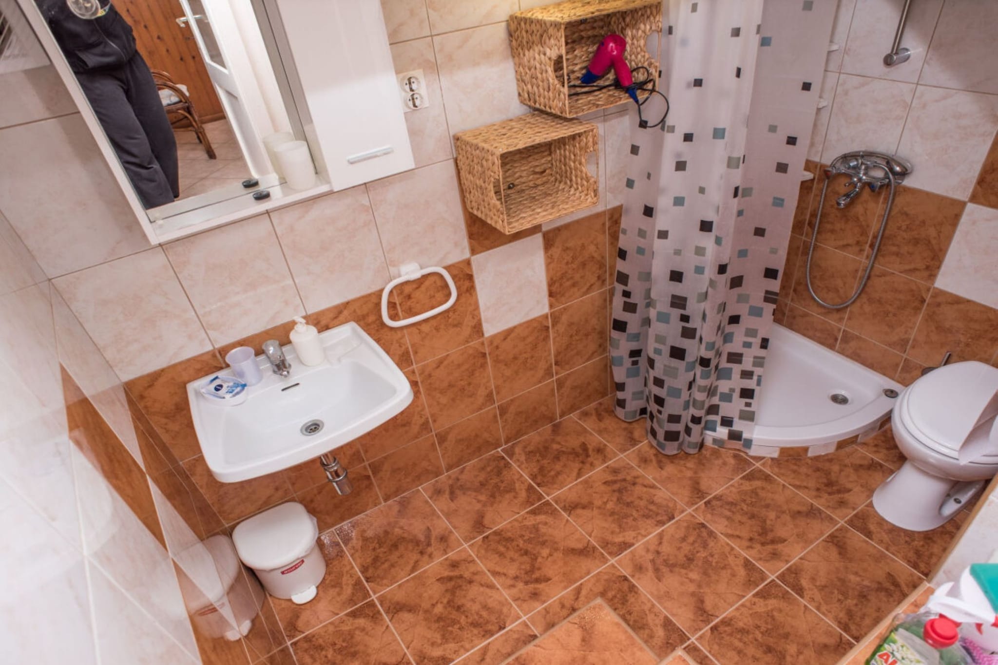 Exquisite Holiday Home with Private Pool and Sauna - Three Bedroom Holiday Home-Badezimmer