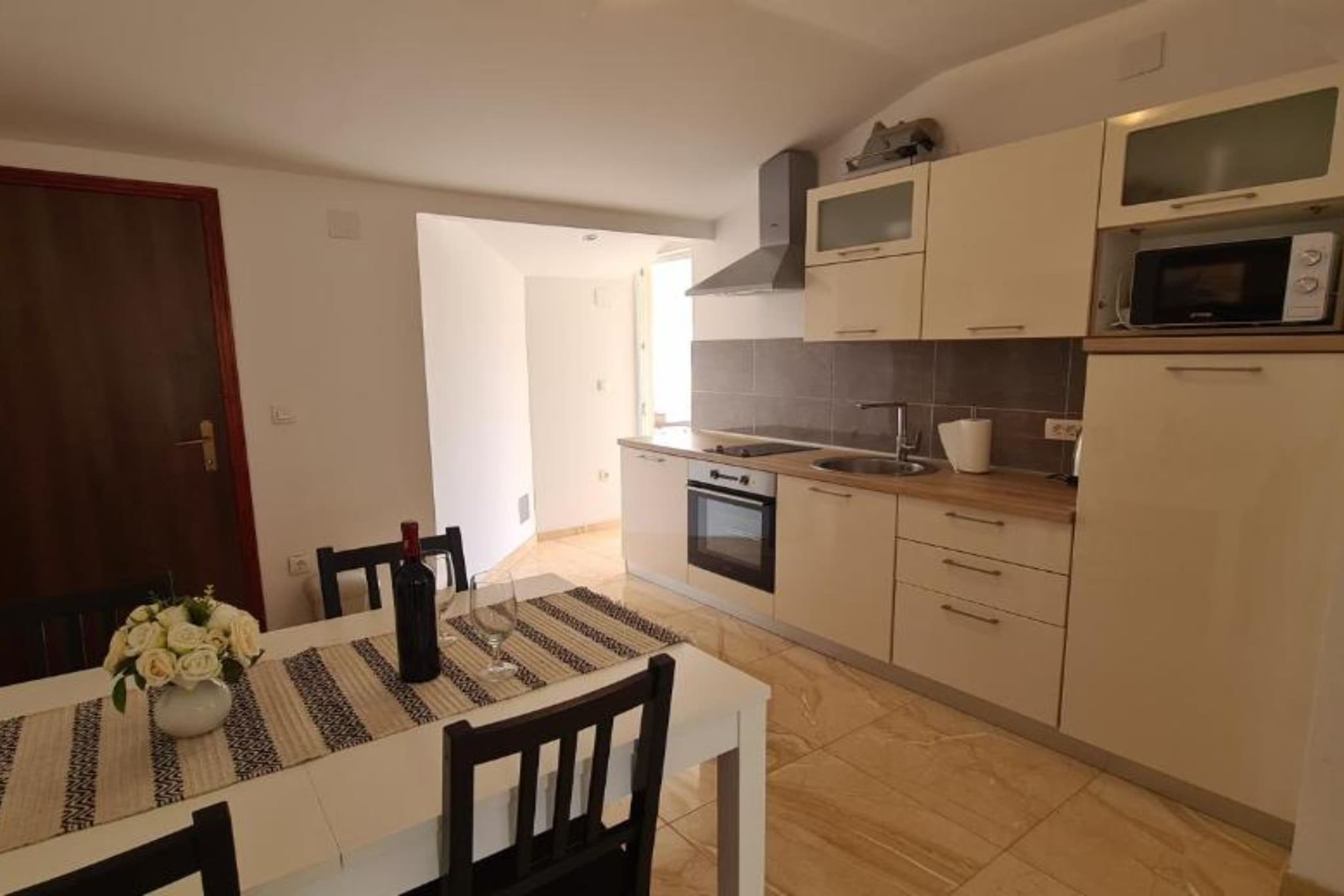 Apartment with One Bathroom-Küche