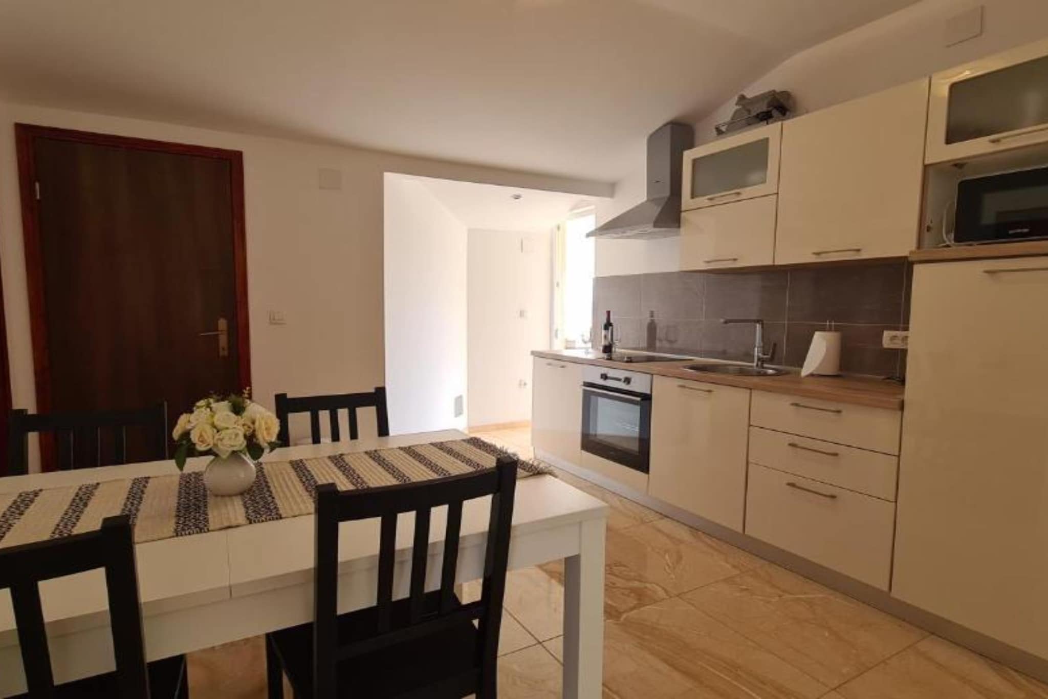 Apartment with One Bathroom-Küche