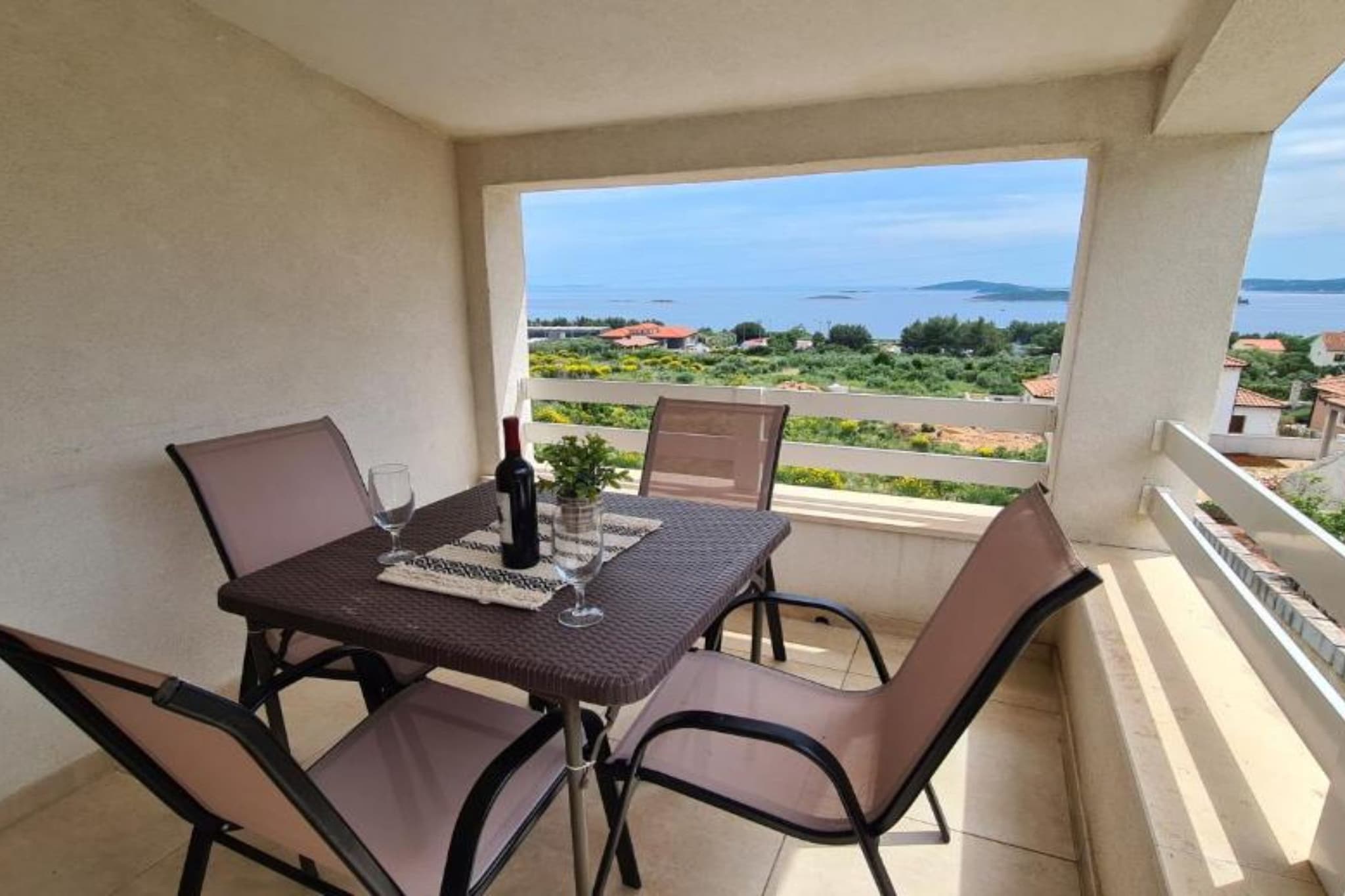 Apartment with One Bathroom-Terrasse/Balkon