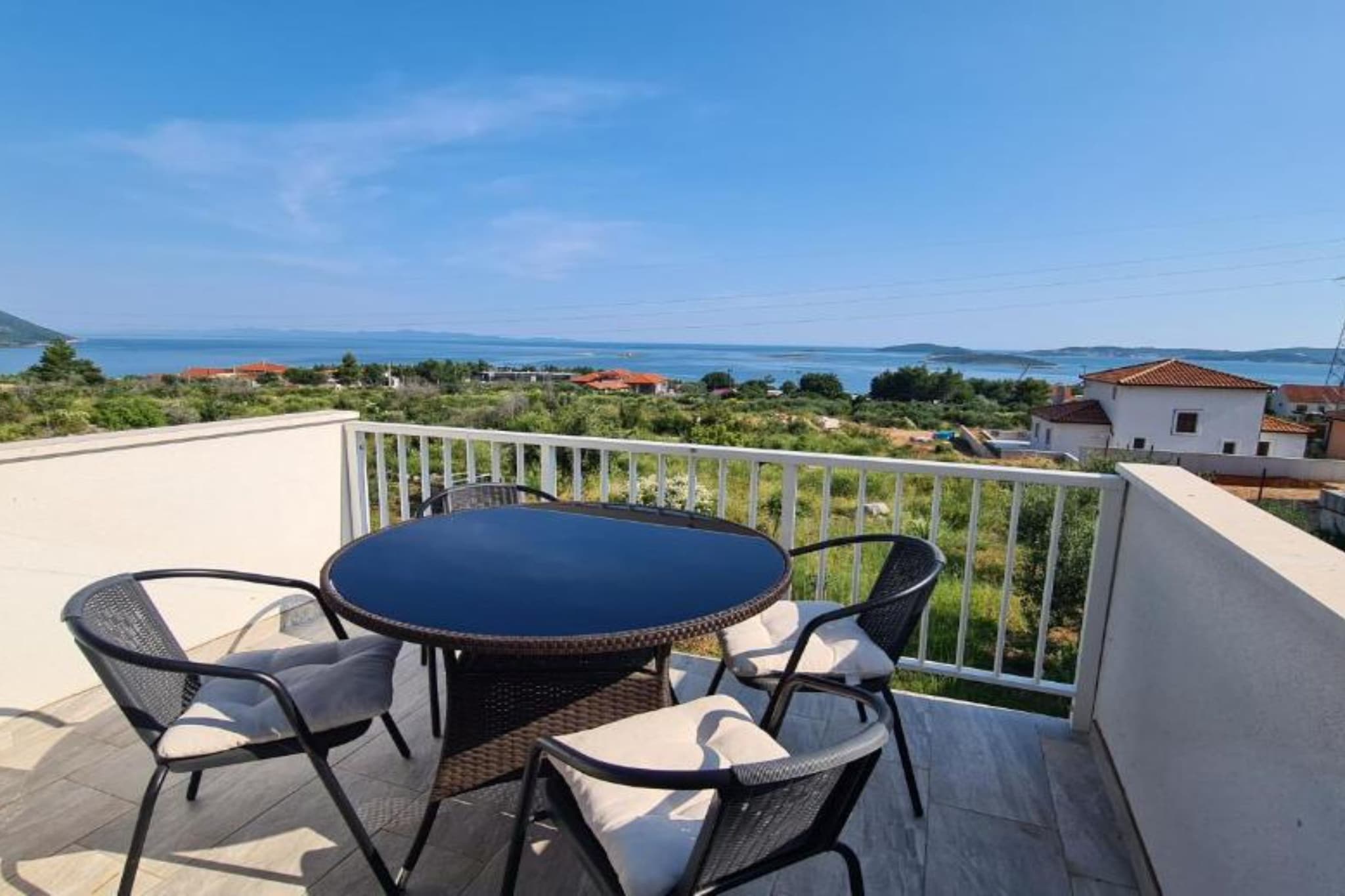 Apartment with One Bathroom-Terrasse/Balkon