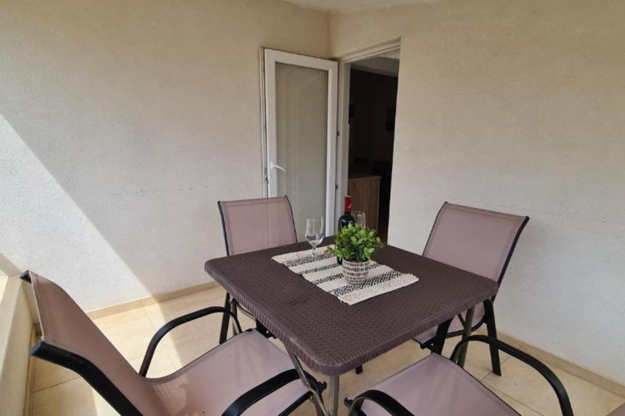 Apartment with One Bathroom-Terrasse/Balkon