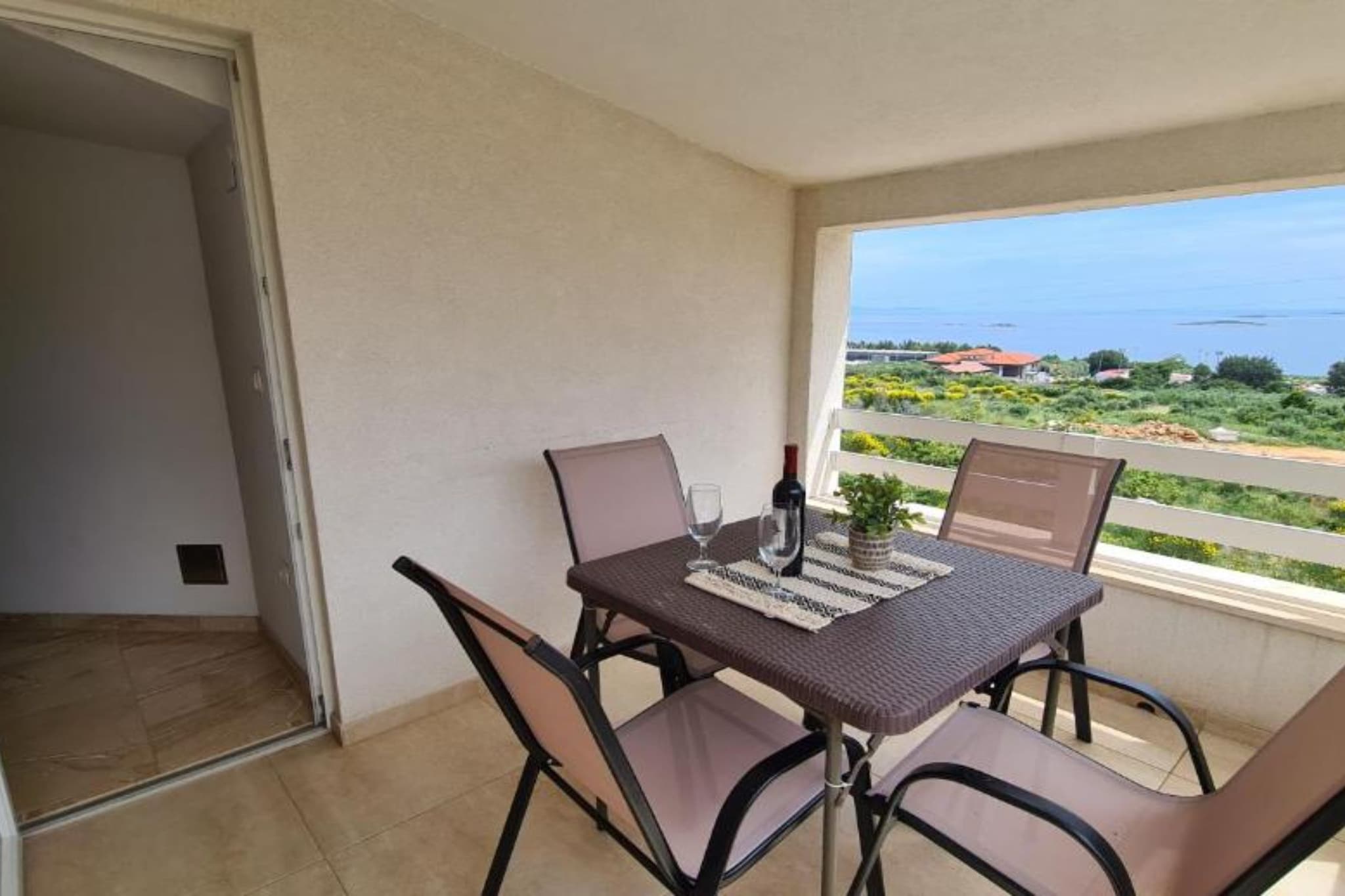 Apartment with One Bathroom-Terrasse/Balkon