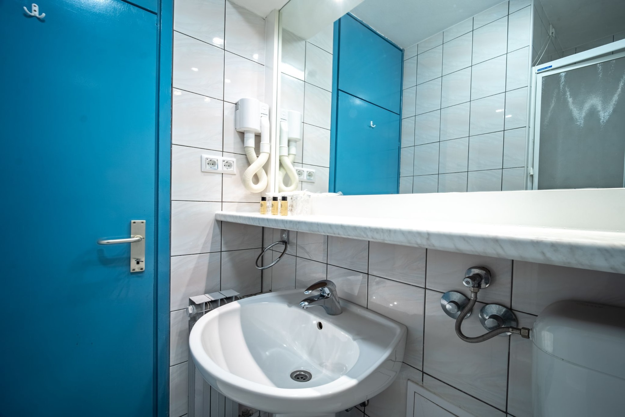 Hotel Issa - Double Room Sea View 16-Salle de bain
