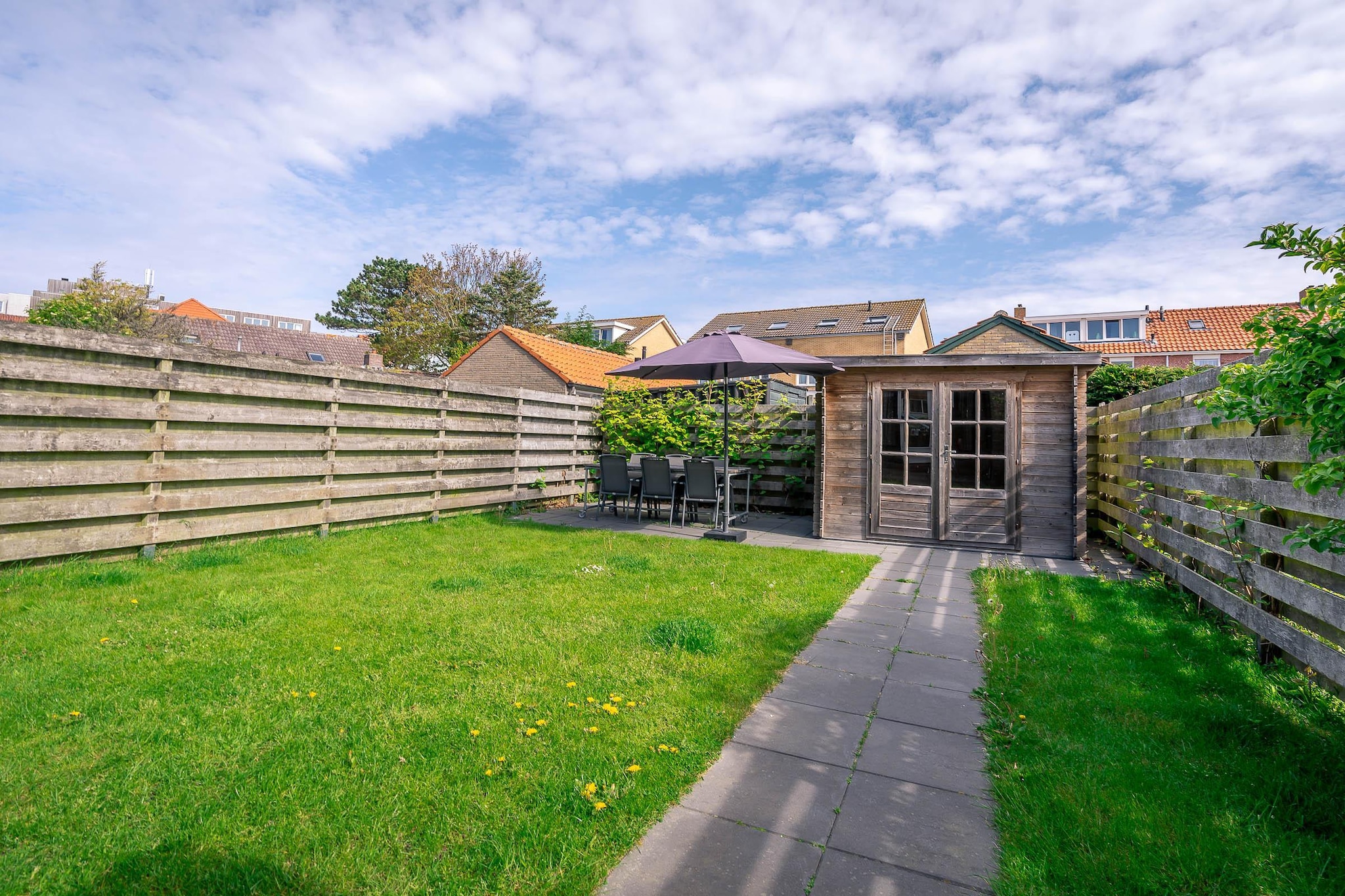 Brink 24 - De Bosruiter-Tuinen zomer