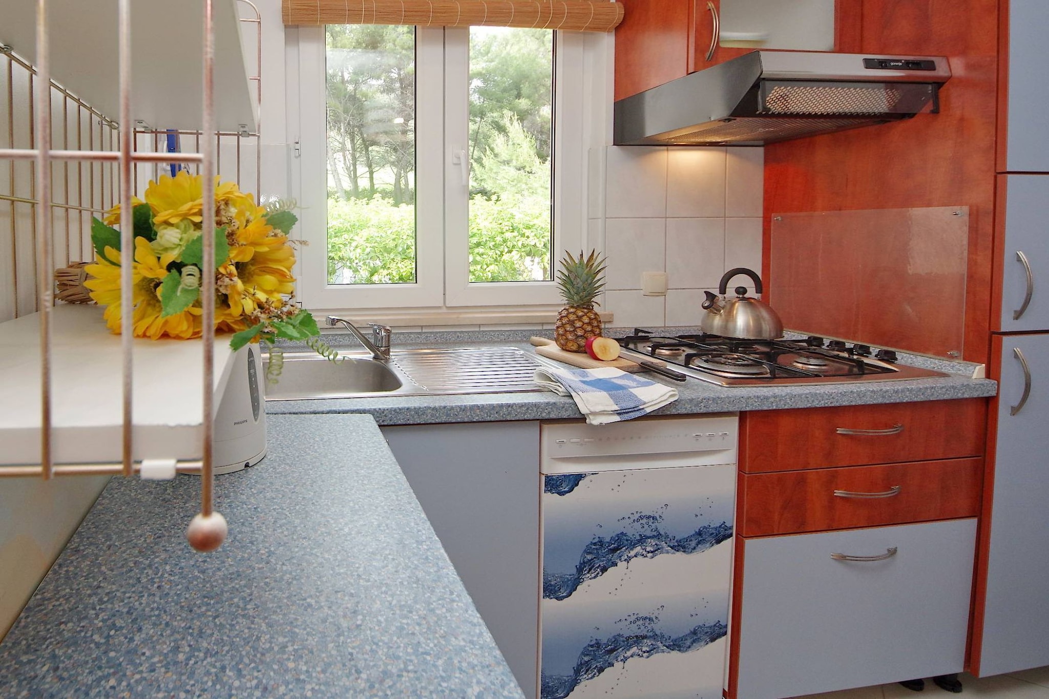 Seafront Apartments Deveron - Duplex Two Bedroom Apartment with Balcony and Sea View (Island)-Kitchen