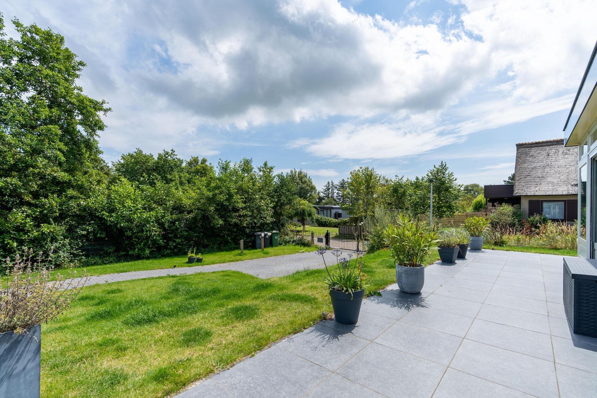 Ruijslaan 69 - Huis Ter Duin-Tuinen zomer