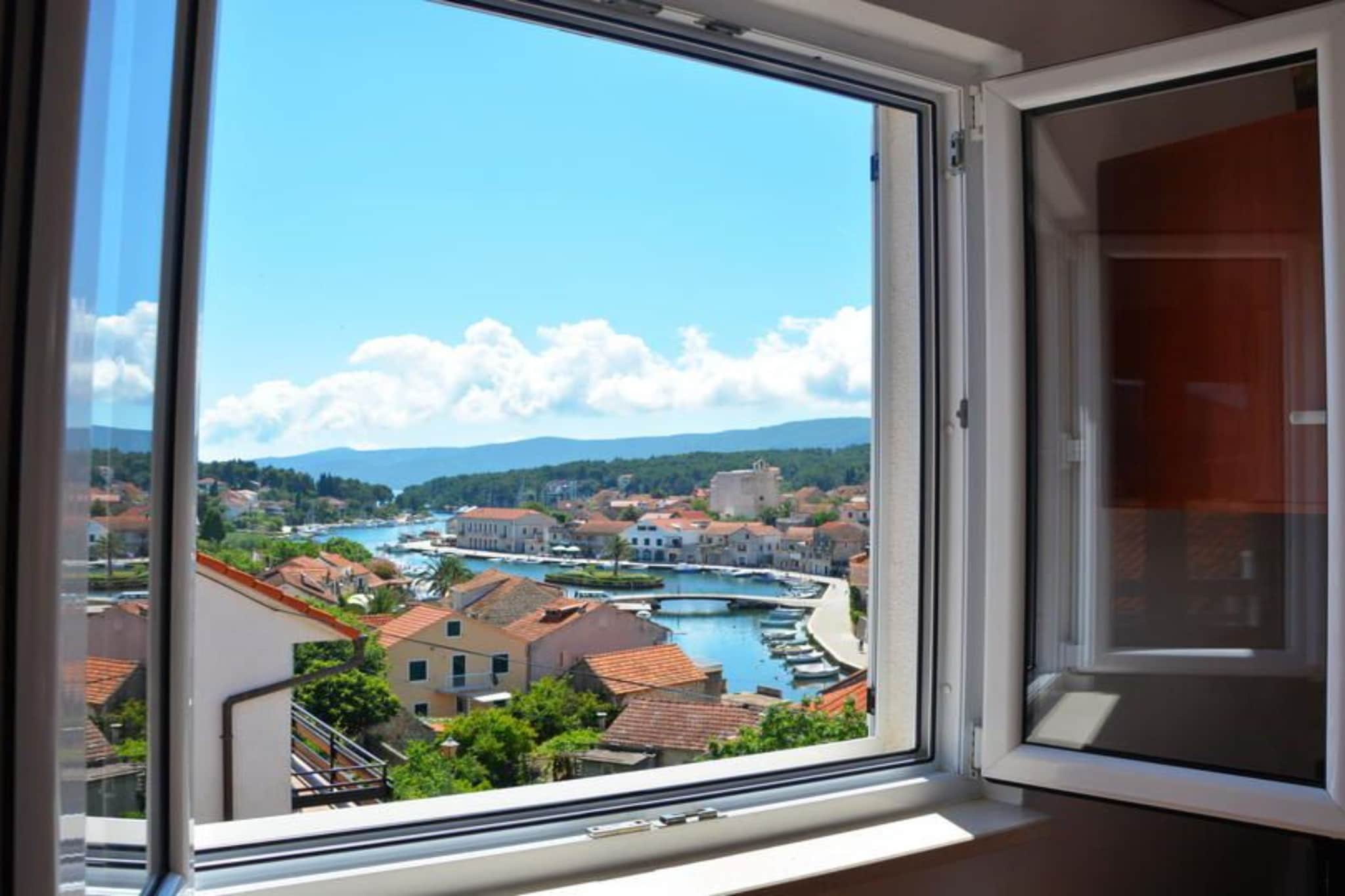 One Bedroom Luxury Apartment with Balcony and Sea View  1-Im Freien