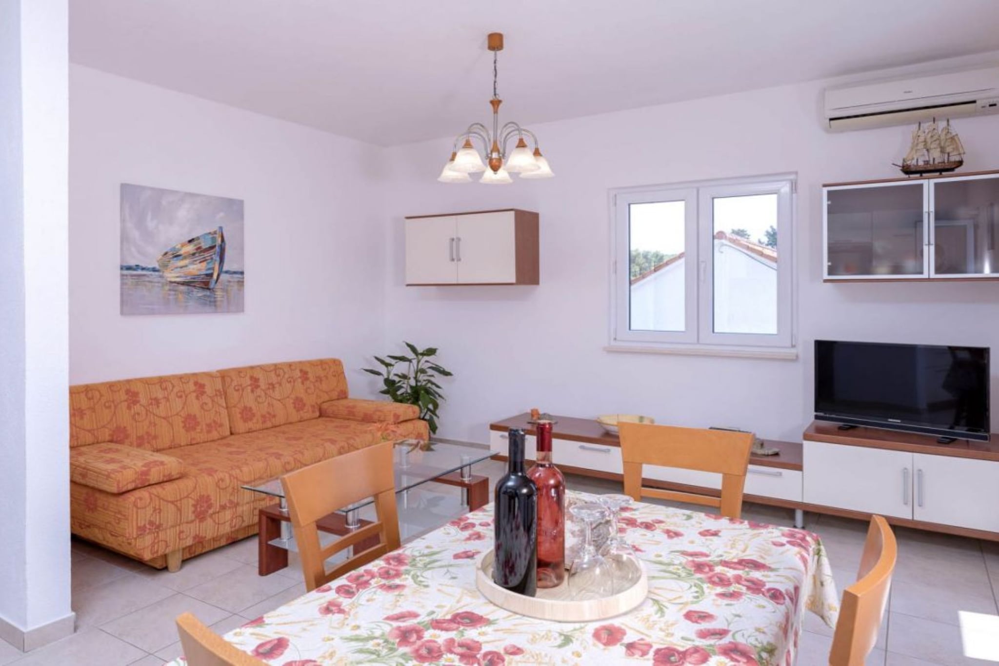 One Bedroom Luxury Apartment with Balcony and Sea View  1