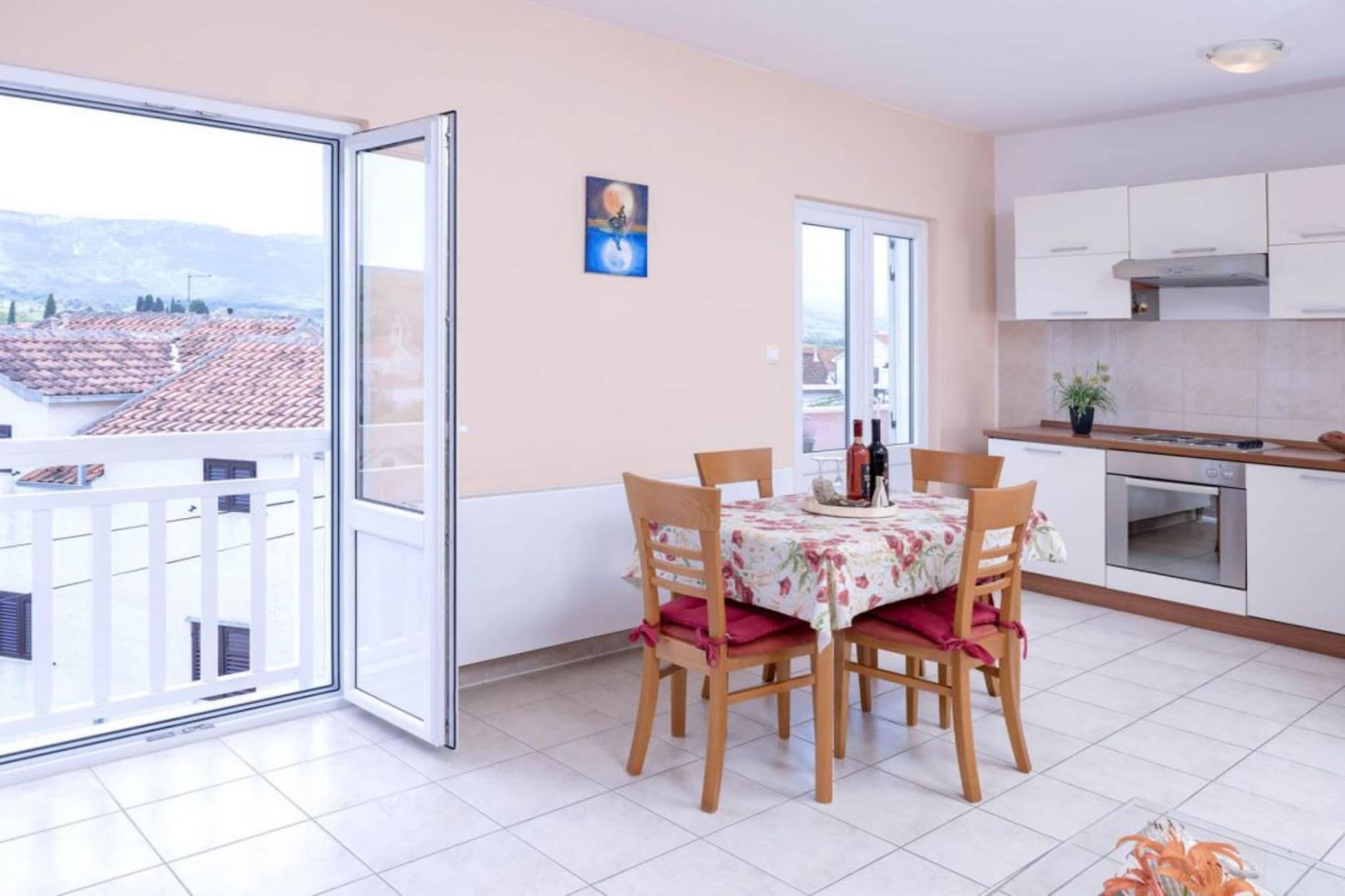 One Bedroom Luxury Apartment with Balcony and Sea View  1-Wohnzimmer