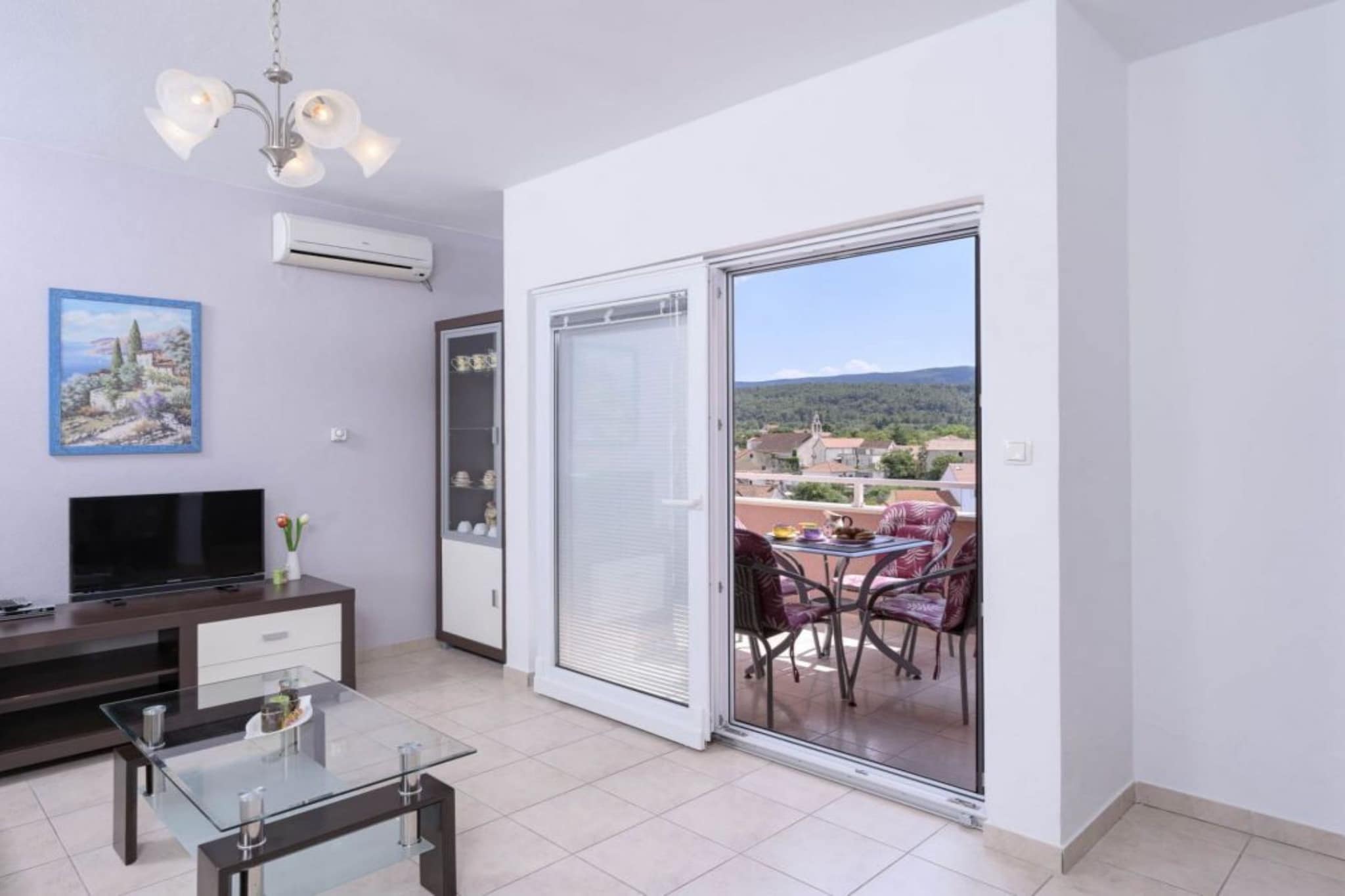 One Bedroom Apartment with Balcony and Sea View 2-Dining room