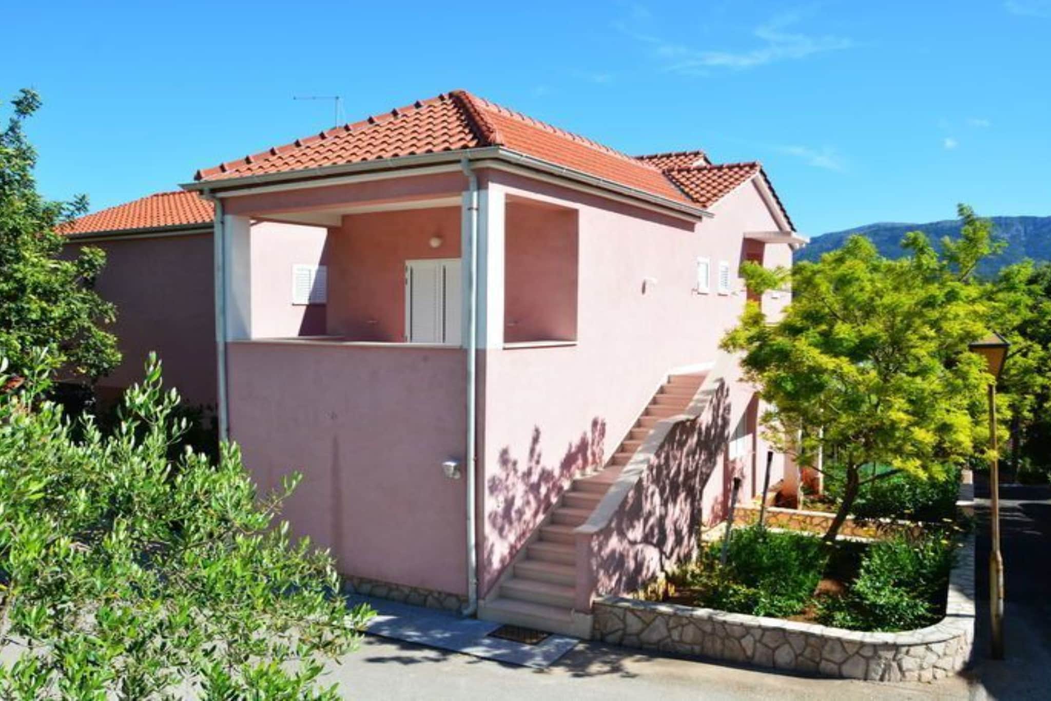One Bedroom Apartment with Balcony 3-Outdoor