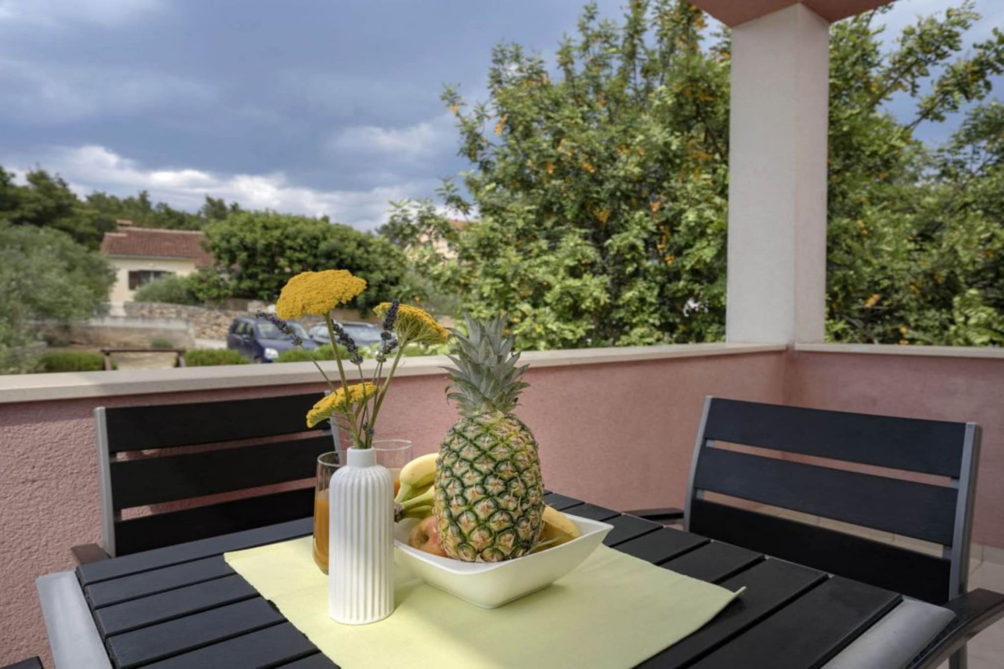 One Bedroom Apartment with Balcony 3-Outdoor