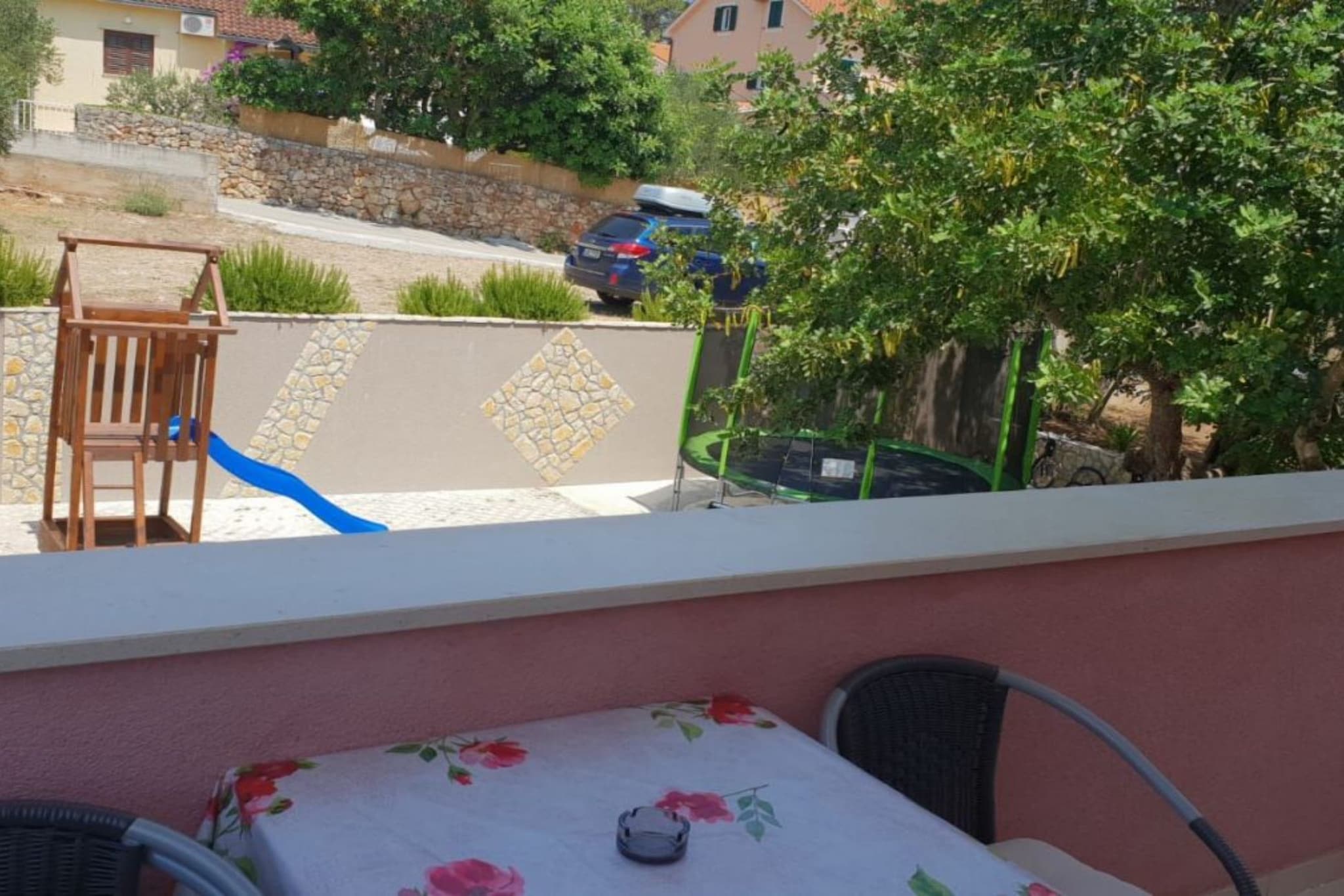 One Bedroom Apartment with Balcony 3-Outdoor