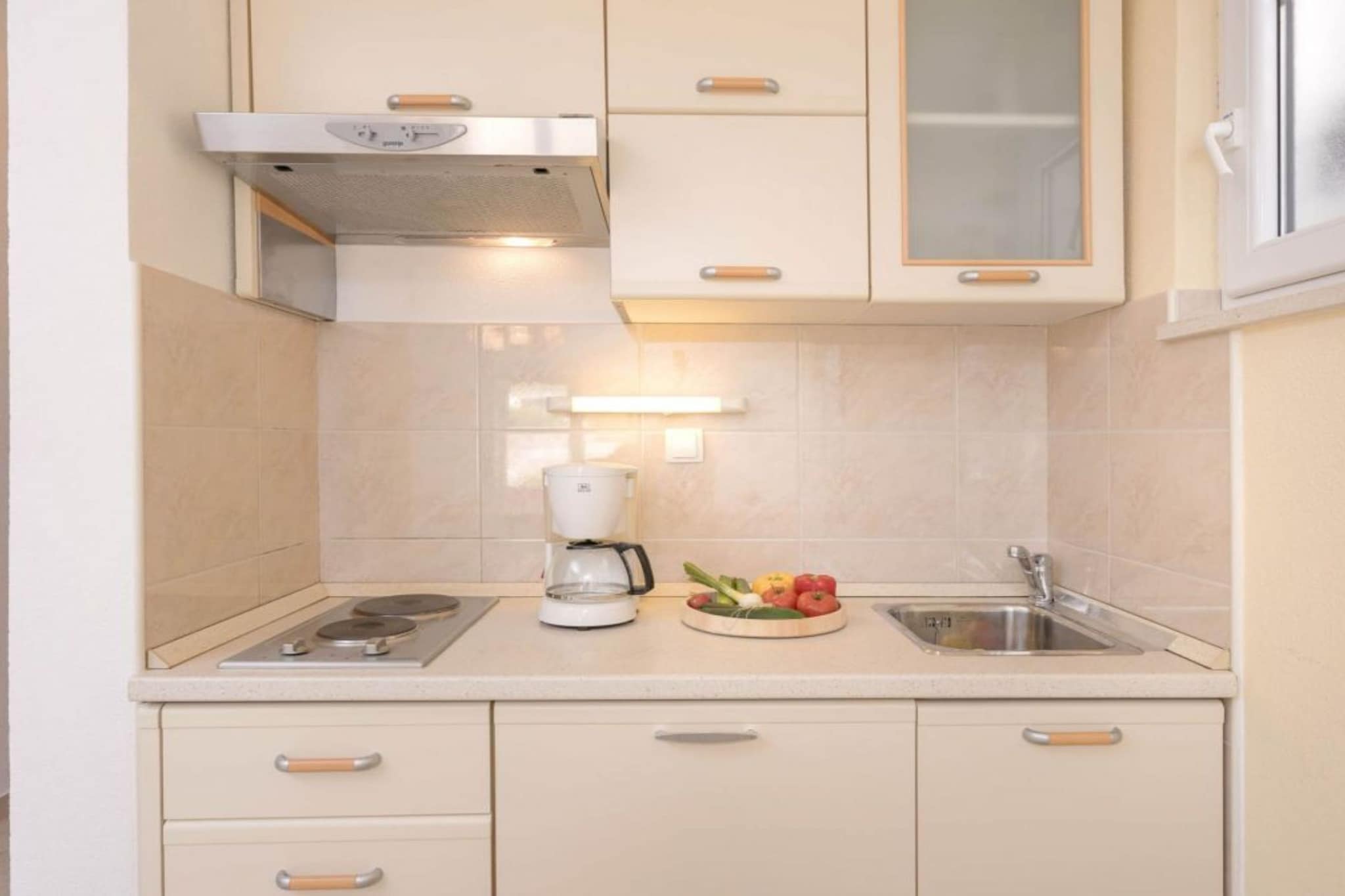 One Bedroom Apartment with Balcony 3-Kitchen