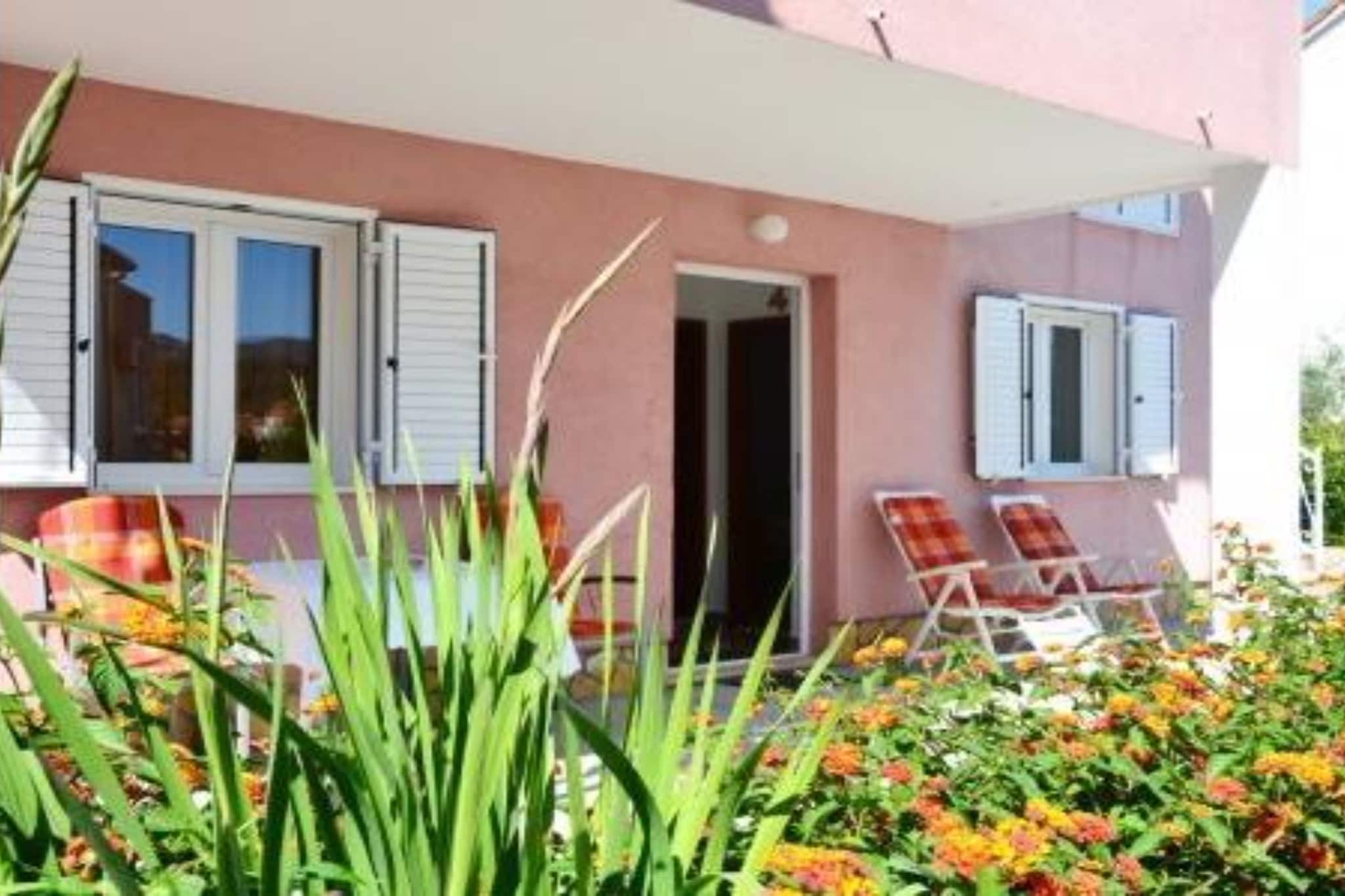 One Bedroom Apartment with Terrace and Sea View 4-Im Freien