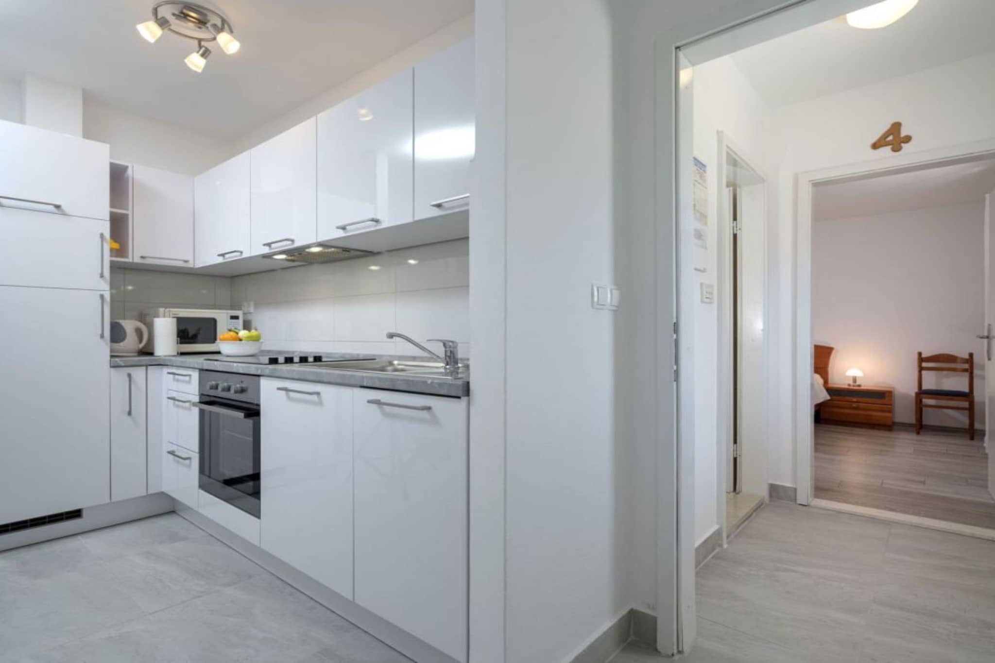 One Bedroom Apartment with Terrace and Sea View 4-Küche