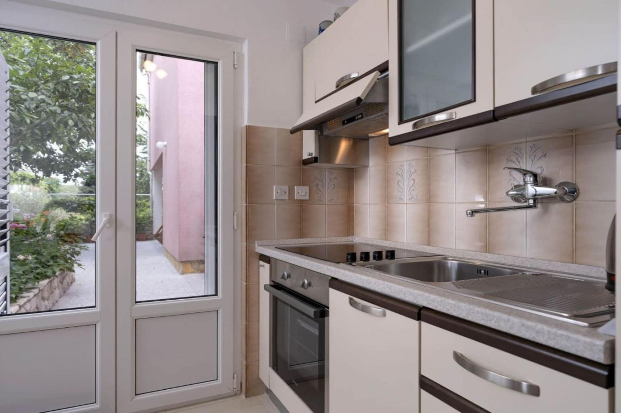 One Bedroom Apartment with Terrace 5-Küche