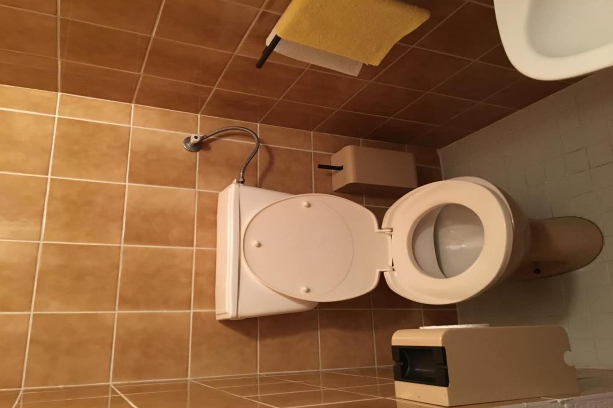 Comfortable Budva Rooms with Easy Access to Sveti Stefan - Triple Room 5-Badkamer