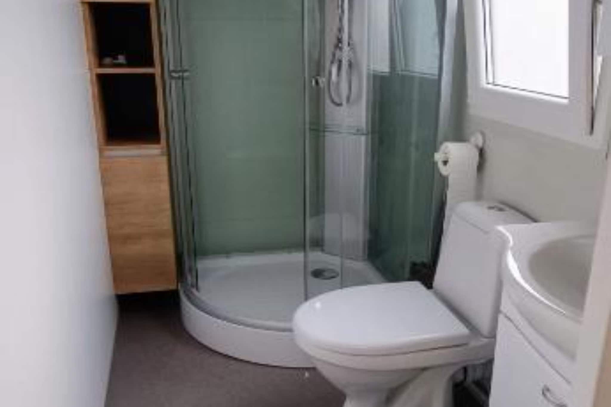 SAK Mobile Homes - Two Bedroom Mobile Home with Terrace (Br1)-Badezimmer