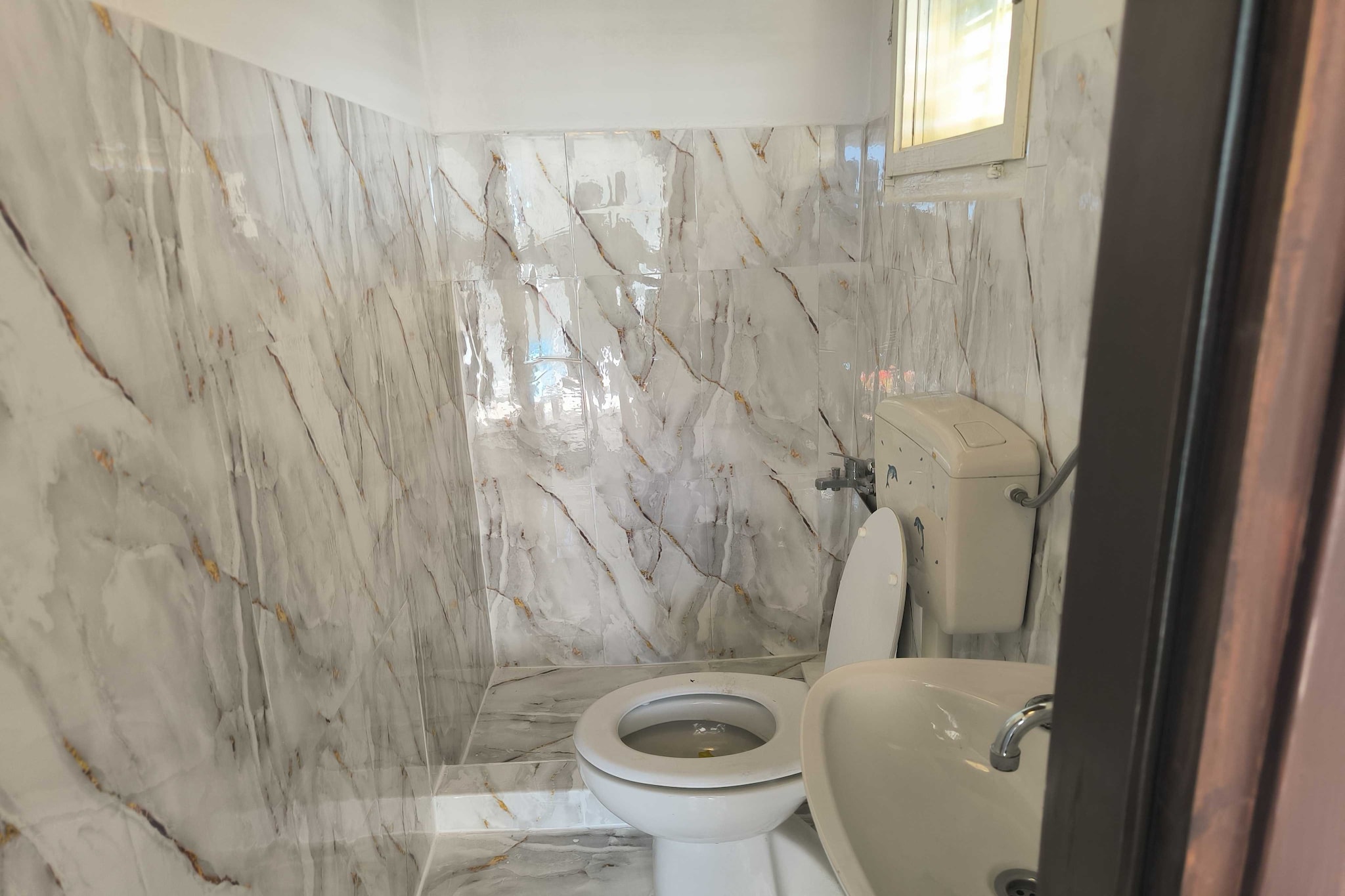 Serene Barbat Escape with Just Minutes from the Beach - One Bedroom Apartment with Balcony 3-Badezimmer