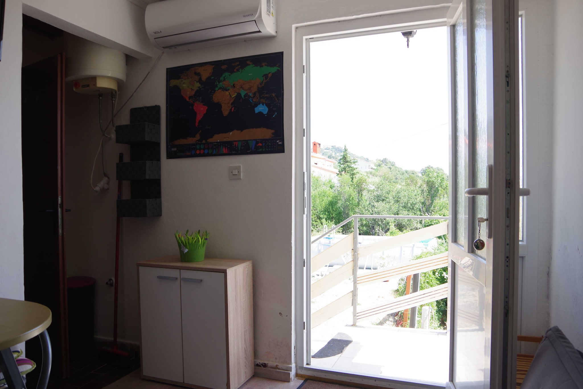 Serene Barbat Escape with Just Minutes from the Beach - One Bedroom Apartment with Balcony 3-Schlafzimmer