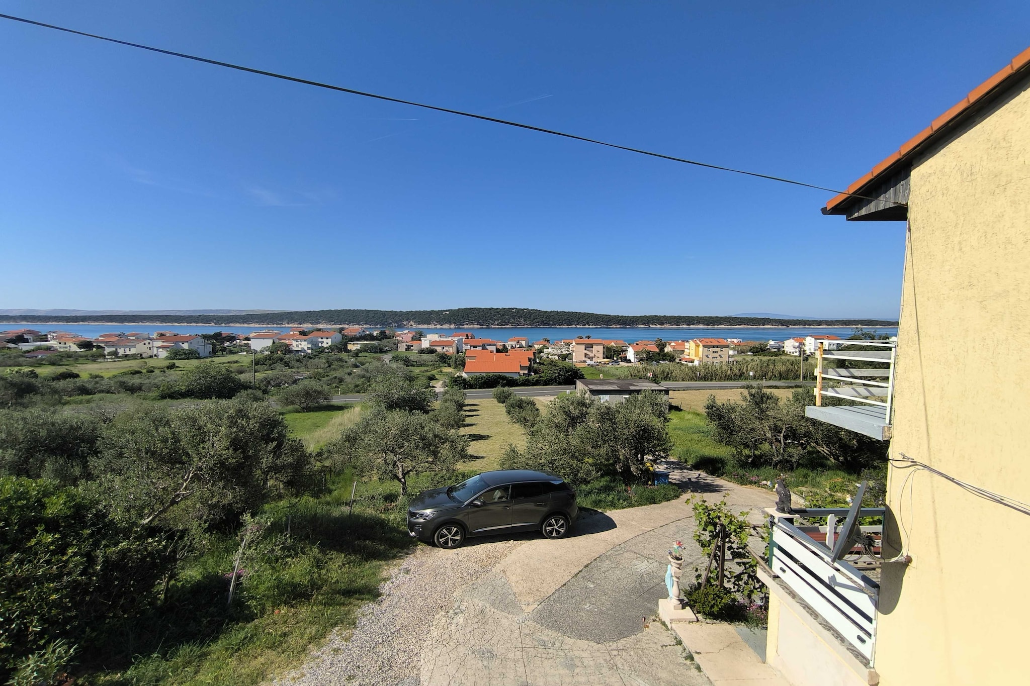 Serene Barbat Escape with Just Minutes from the Beach - One Bedroom Apartment with Balcony 3-Im Freien