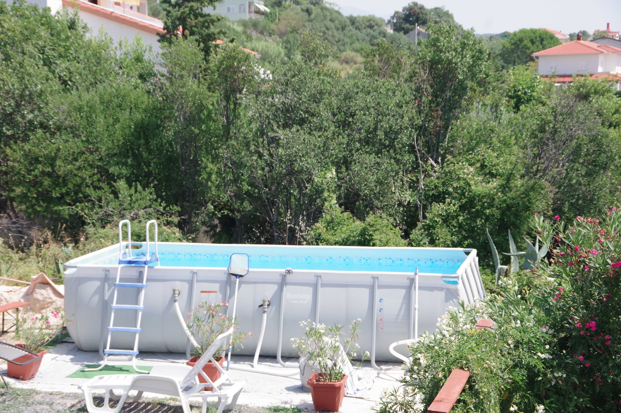 Serene Barbat Escape with Just Minutes from the Beach - One Bedroom Apartment with Balcony 3-Schwimmbad