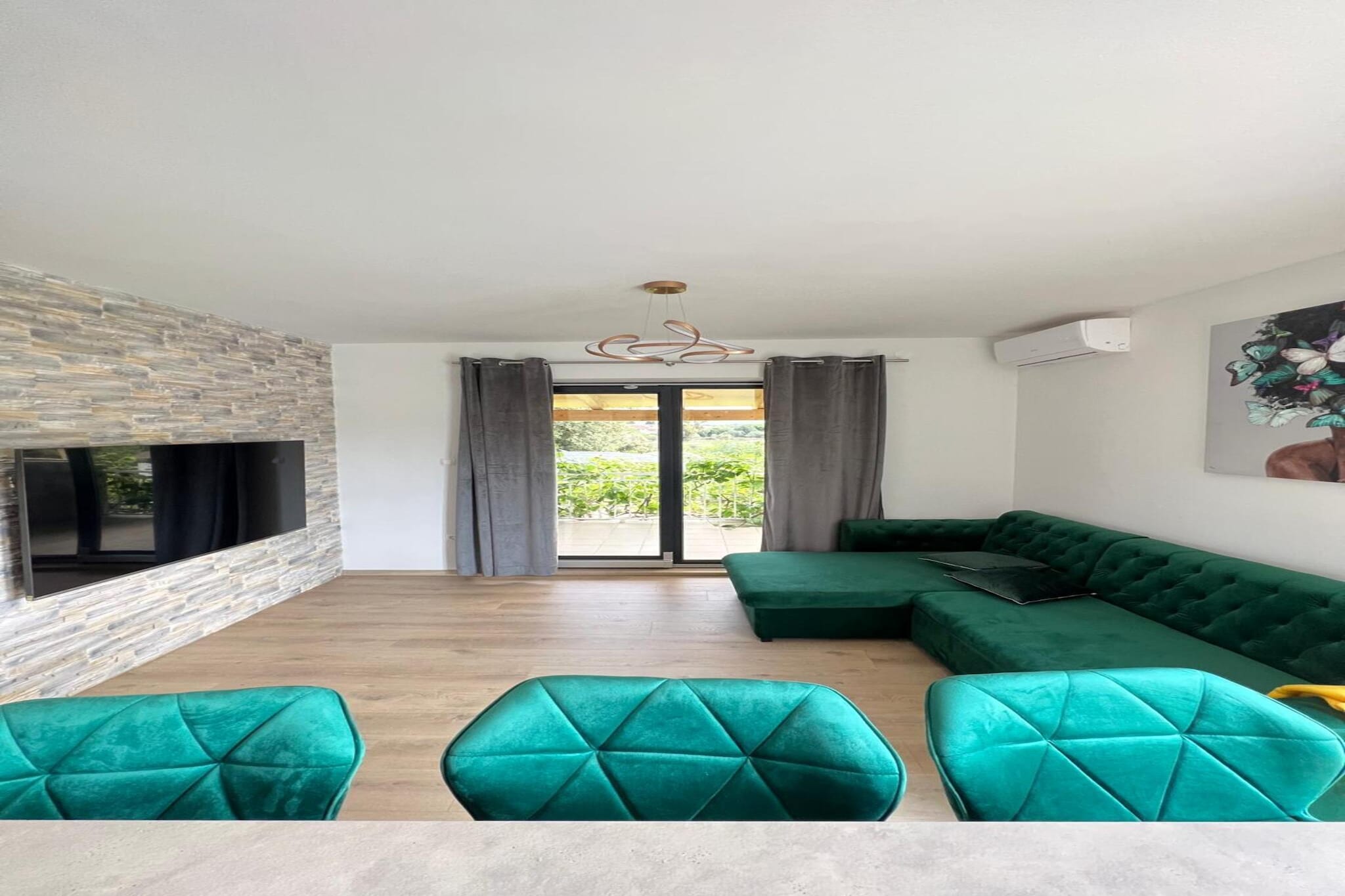 Four-Bedroom Apartment With Sea View