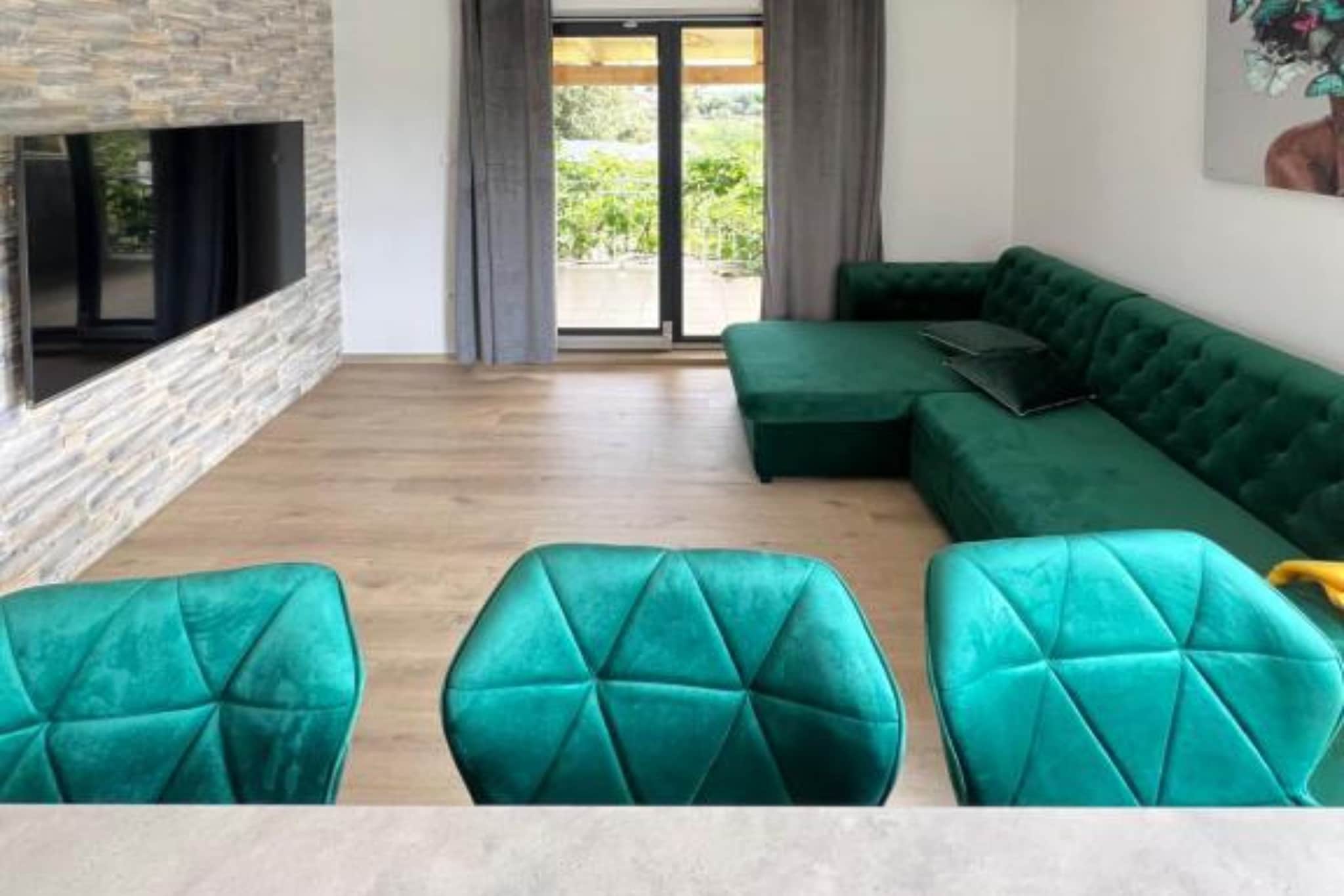 Four-Bedroom Apartment With Sea View-Living room