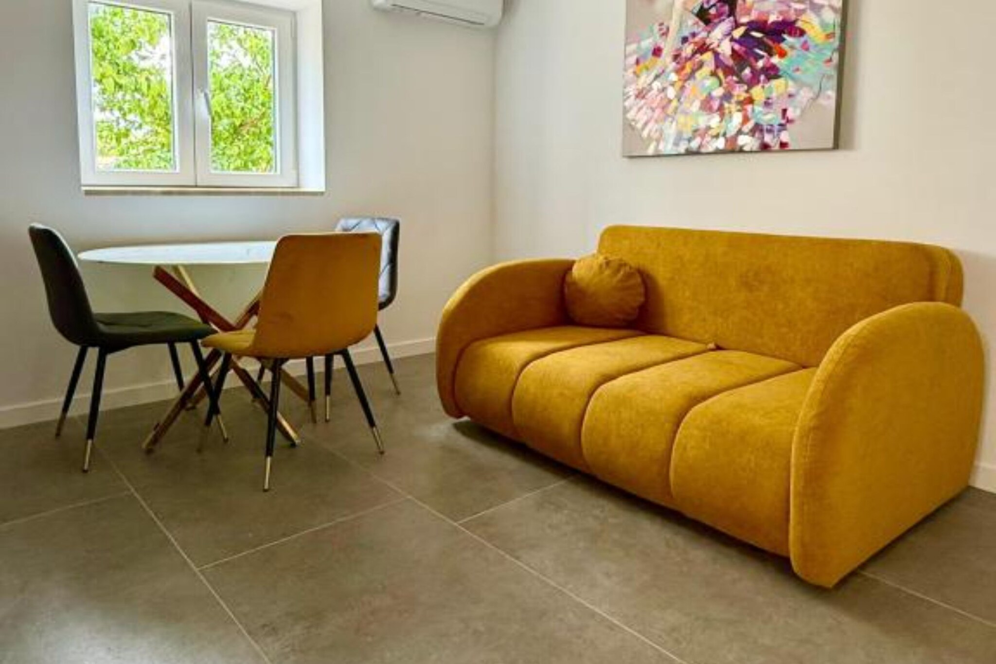 One-Bedroom Apartment With Terrace-Ambiance