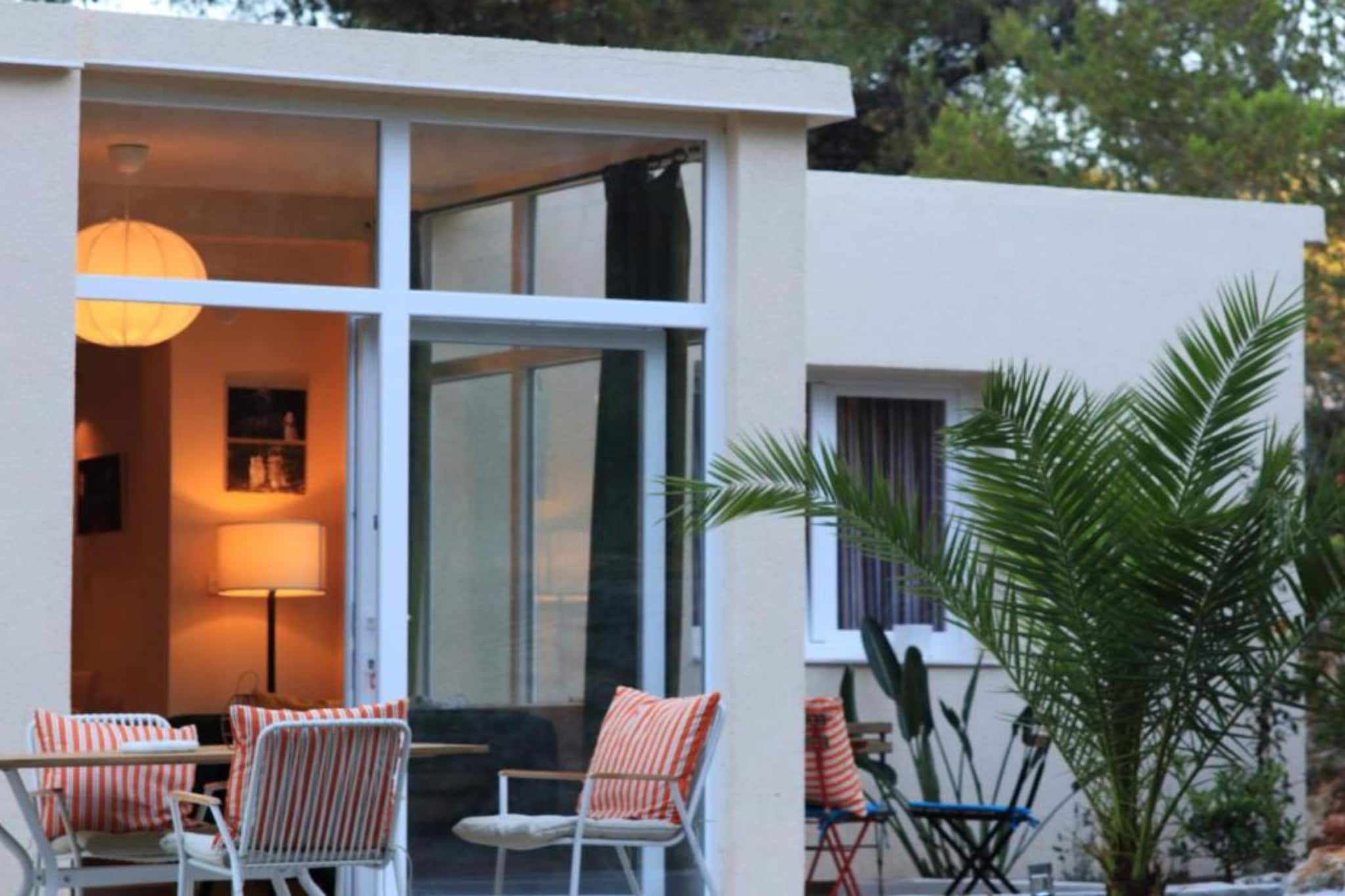 House Leta Cozy Hideaway with Pool - Four Bedroom Holiday Home with Pool-Extérieur
