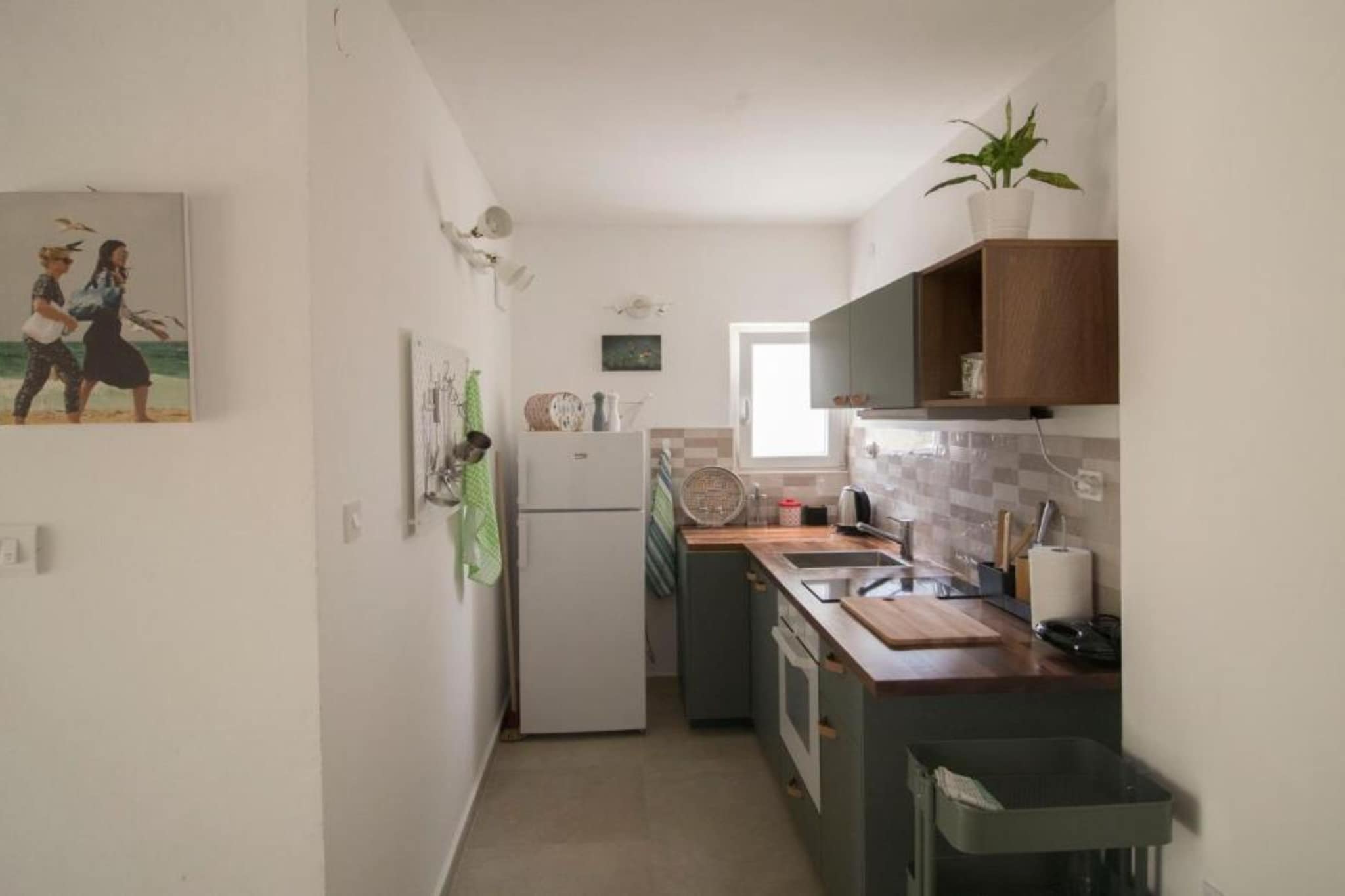 House Leta Cozy Hideaway with Pool - Four Bedroom Holiday Home with Pool-Cuisine