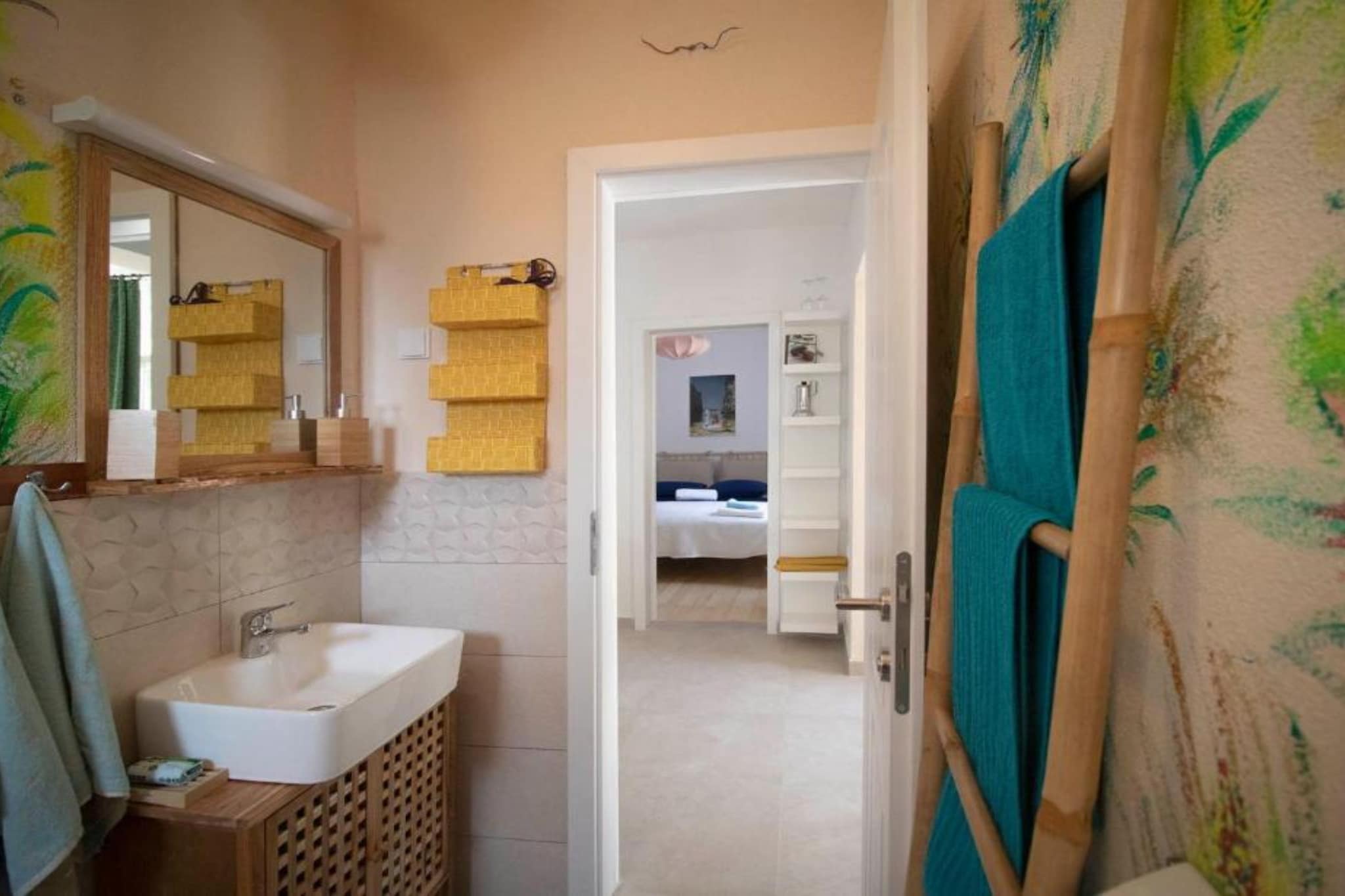 House Leta Cozy Hideaway with Pool - Four Bedroom Holiday Home with Pool-Salle de bain