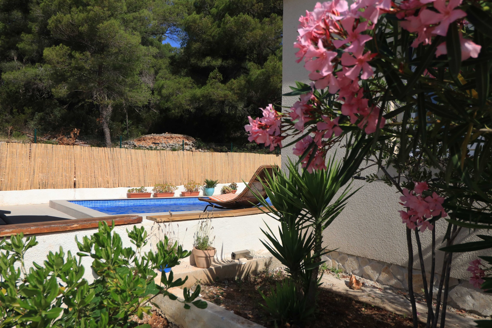 House Leta Cozy Hideaway with Pool - Four Bedroom Holiday Home with Pool-Extérieur