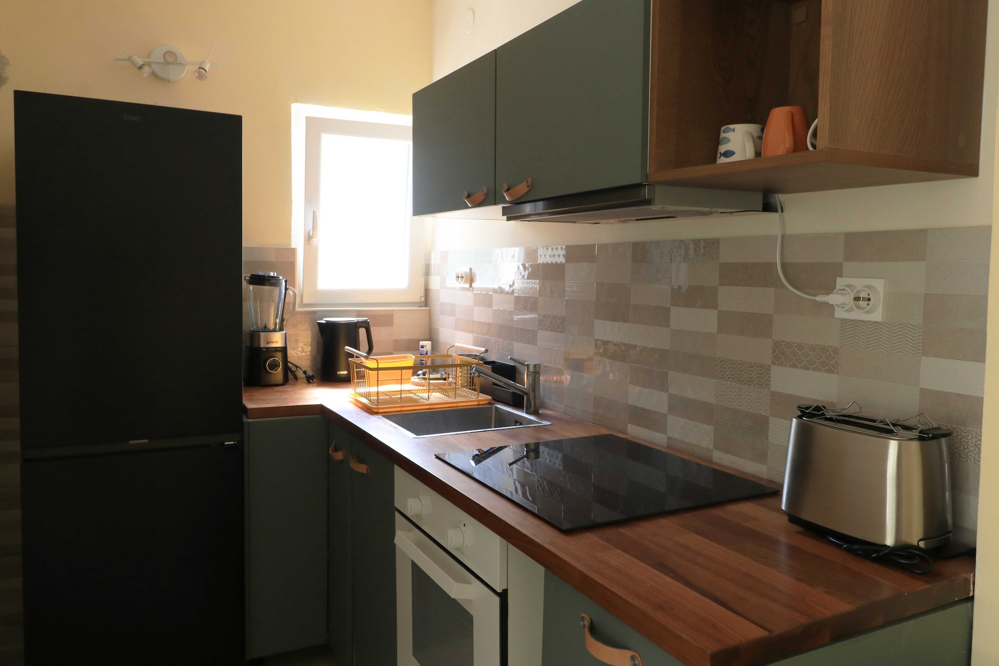 House Leta Cozy Hideaway with Pool - Four Bedroom Holiday Home with Pool-Cuisine