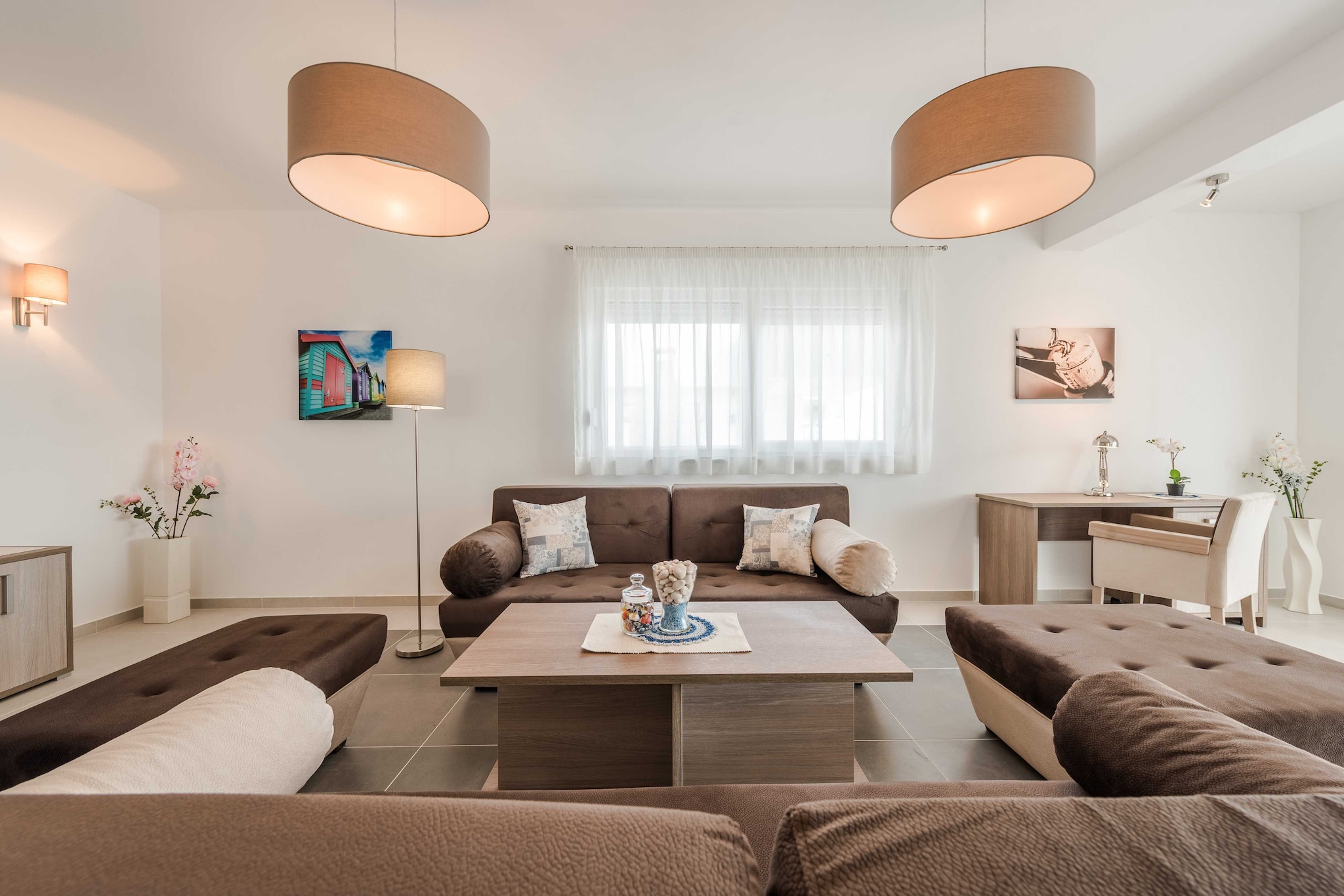 Luxury Escape with Swimming Pool & Modern Design - Four Bedroom Villa with Private Pool ( Villa 1)-Wohnzimmer