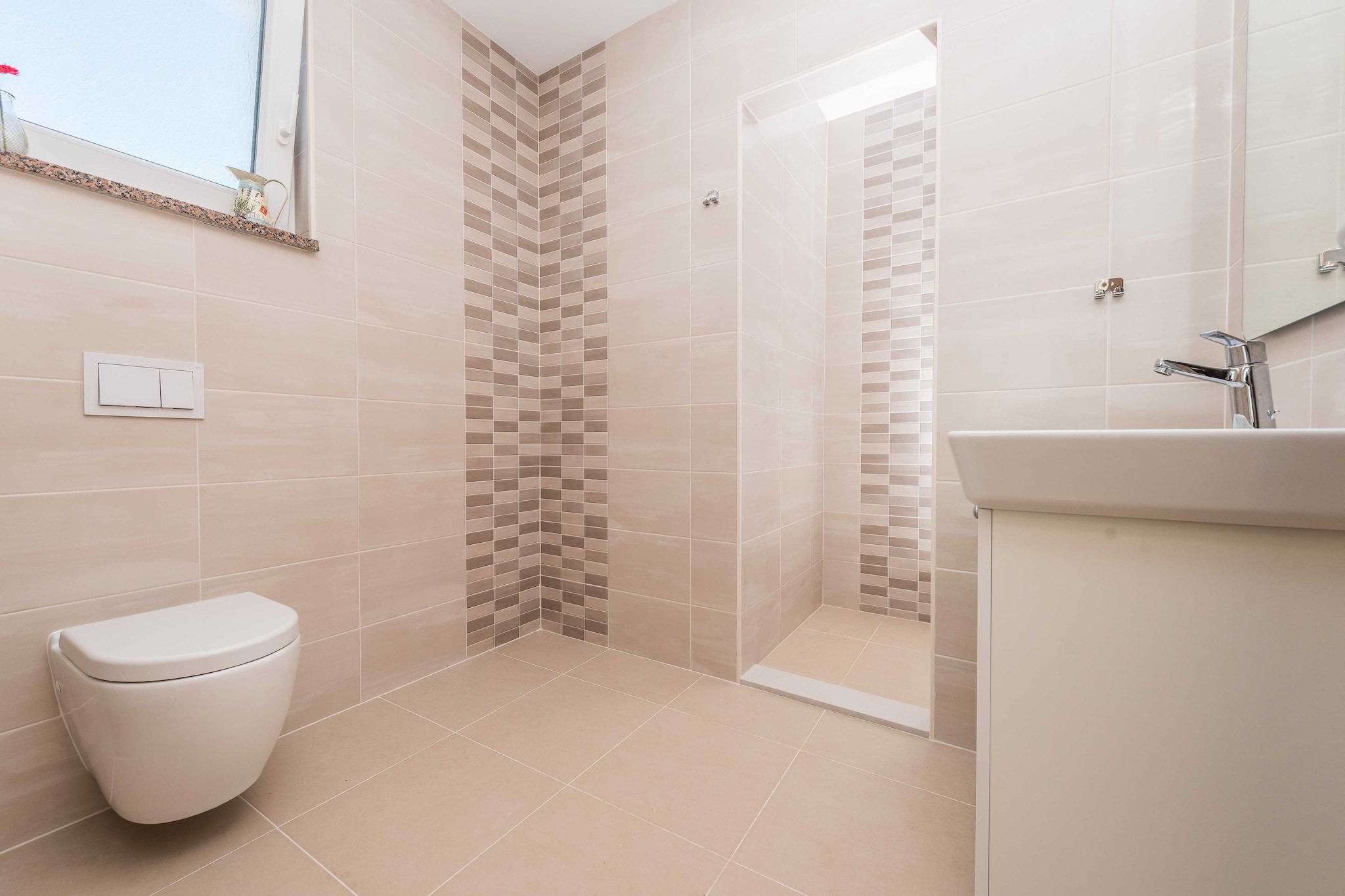 Luxury Escape with Swimming Pool & Modern Design - Four Bedroom Villa with Private Pool ( Villa 1)-Badezimmer